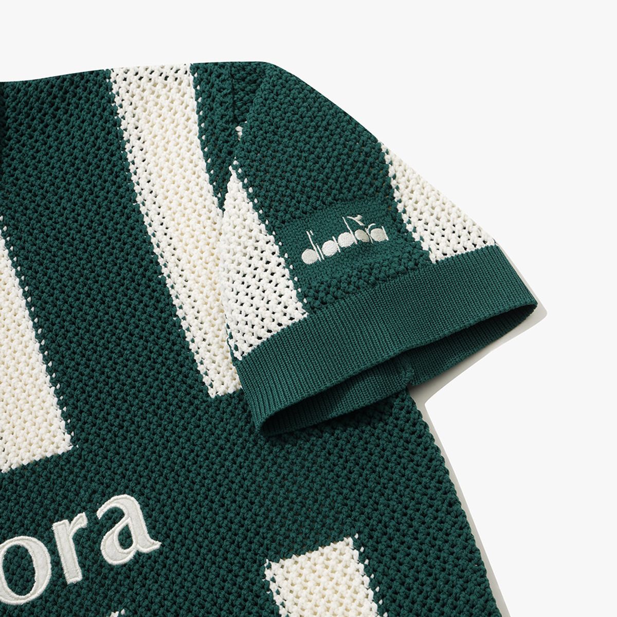 디아도라(diadora) 크로셰 스트라이프 카라 반팔 풀오버 GREEN
