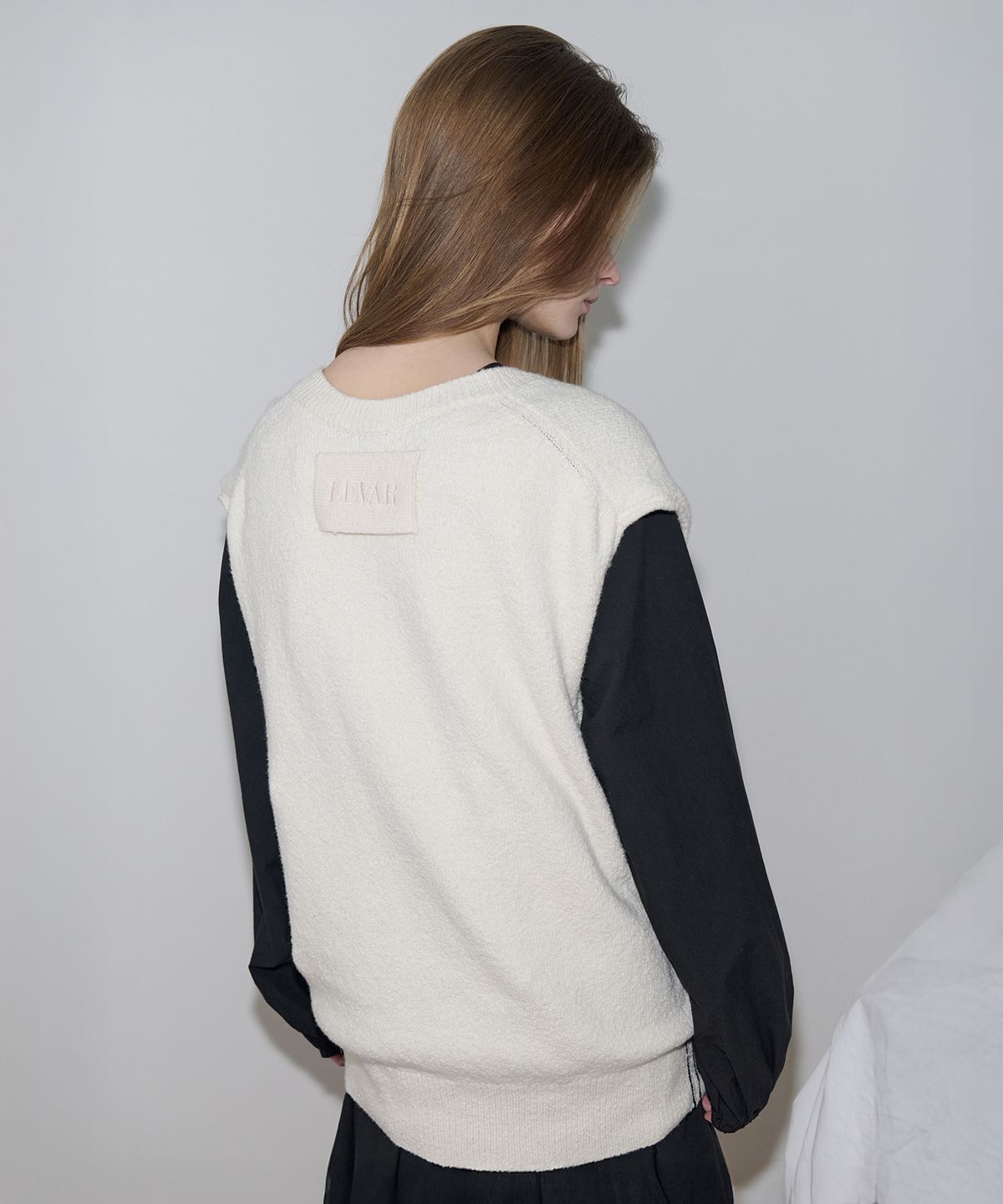 르바(LEVAR) Boucle Knit Vest - Milk Cream