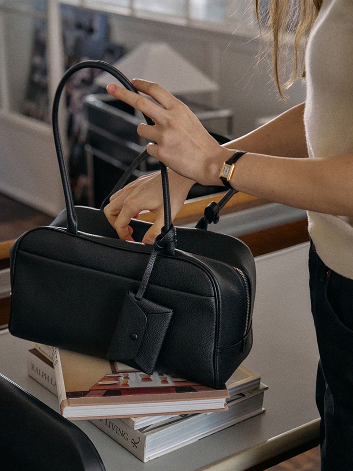 드메리엘(DEMERIEL) Elena Boston Bag Medium Black