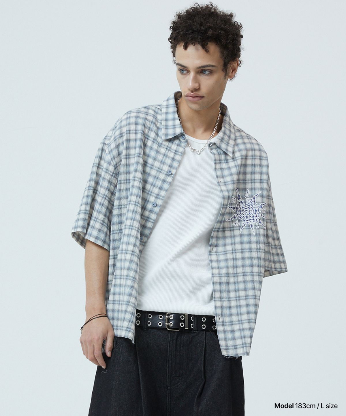 마하그리드(MAHAGRID) CHECK APPLIQUE HALF SHIRT BLUE(MG2GMMW361A)