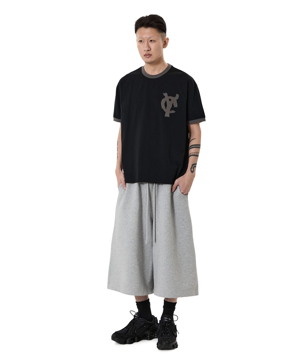 오픈야드(오와이)(OPENYARD(OY)) LOGO PATCH RINGER TEE - BLACK