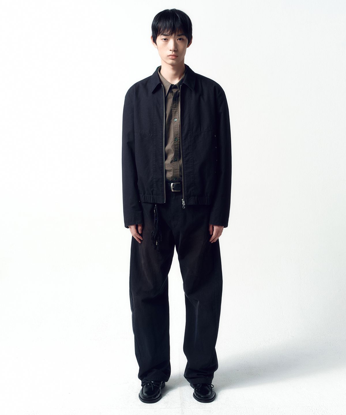 인사일런스(INSILENCE) 엔지니어핏 데님 팬츠 BLACK