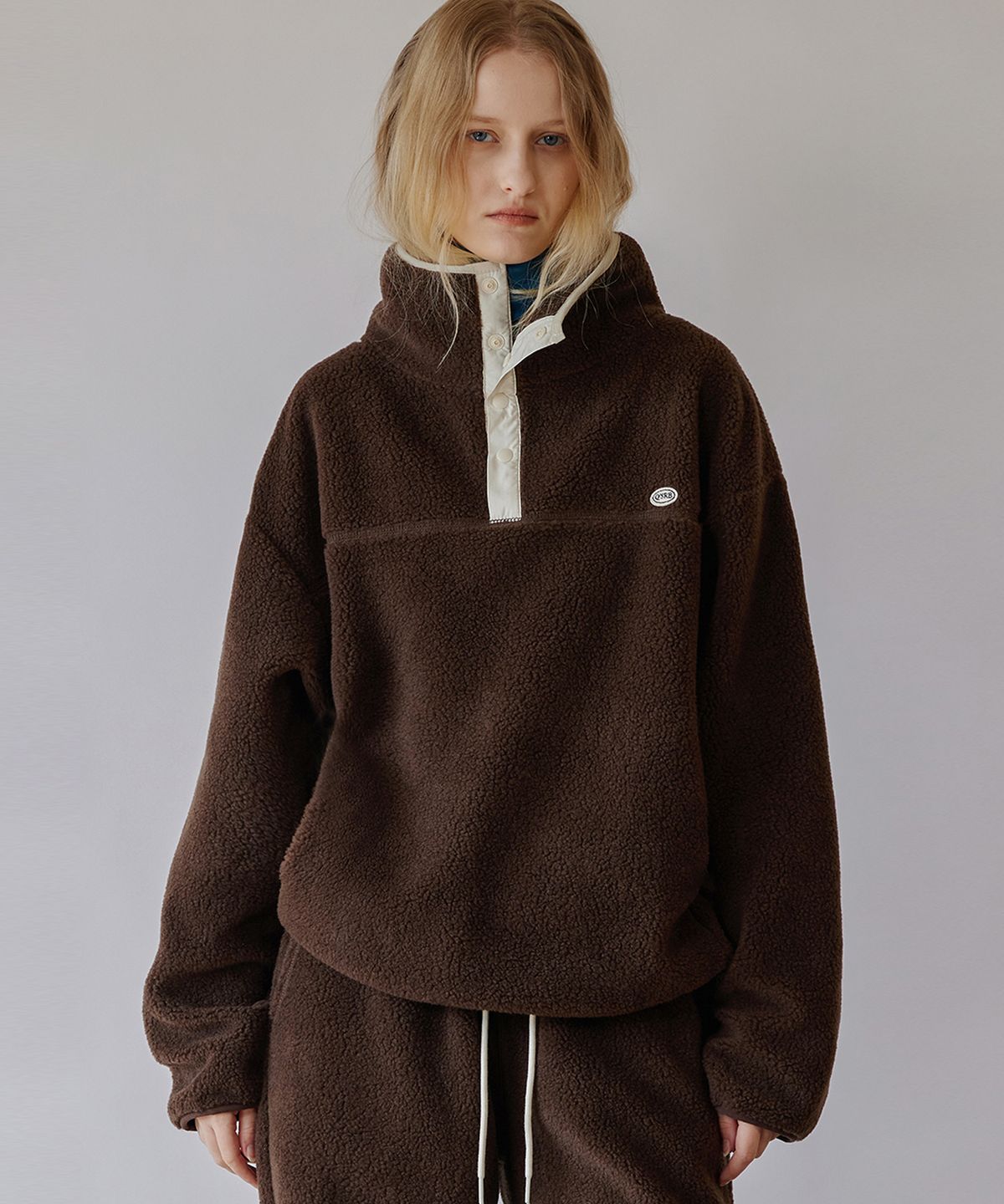 퀸스래빗(Q'SRB) Fluffy Color Block Snap Sweatshirt