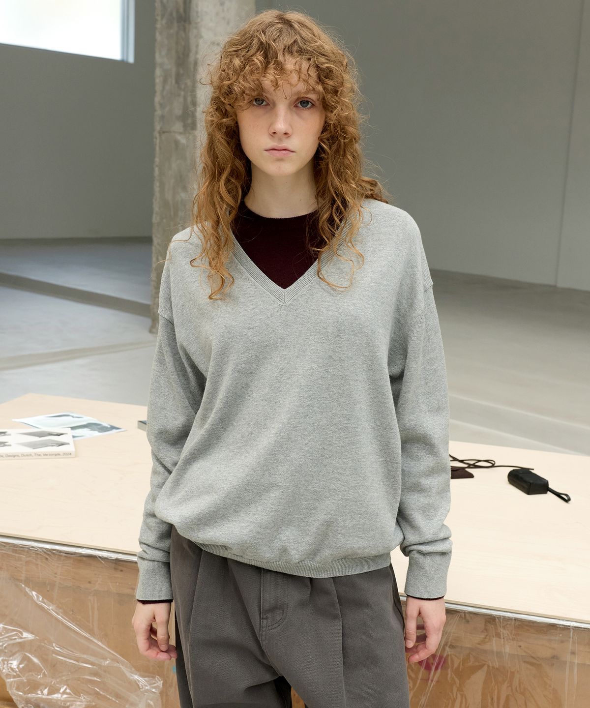 르바(LEVAR) All-day Cotton V-neck Knit - Melange Grey