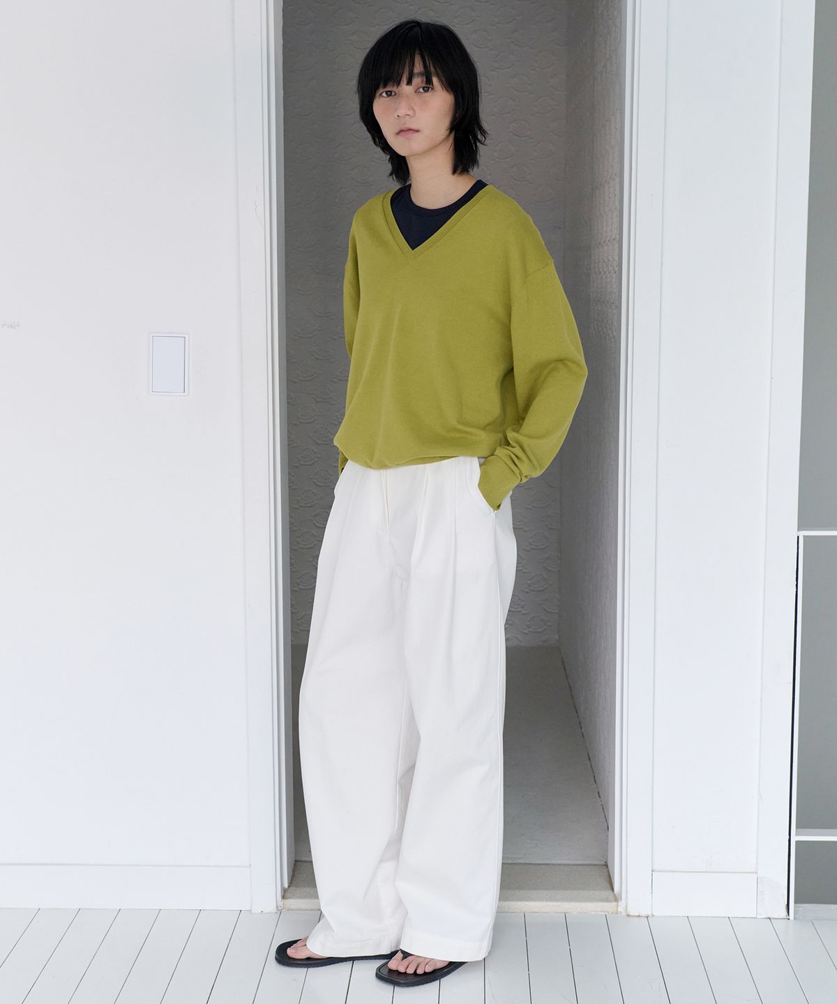 르바(LEVAR) All-day Cotton V-neck Knit - Matcha Olive
