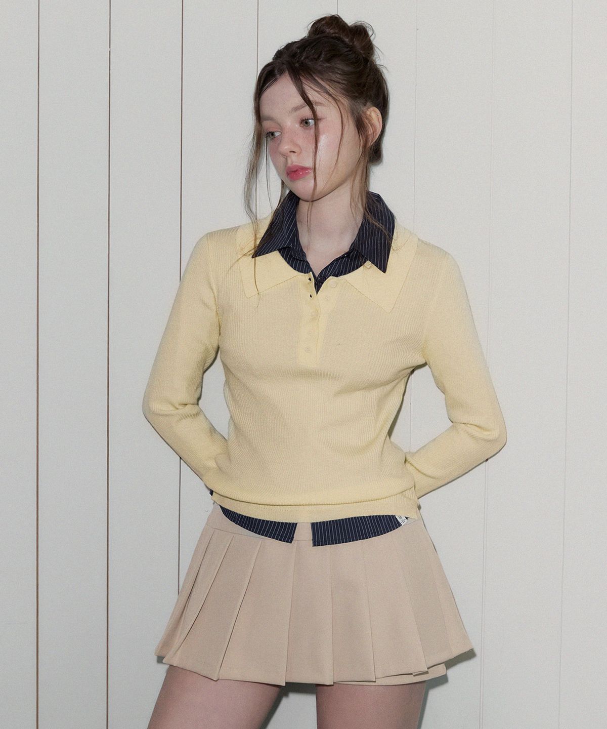 트위(TWEE) 헤지 카라 버튼 긴팔 니트