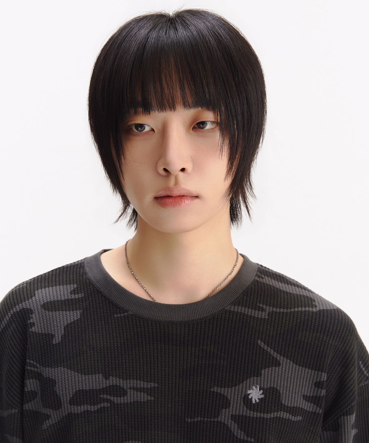 슬로우 레코드 하우스(SLOW RECORD HOUSE) 핑거홀 크롭 롱 슬리브_카모(챠콜)