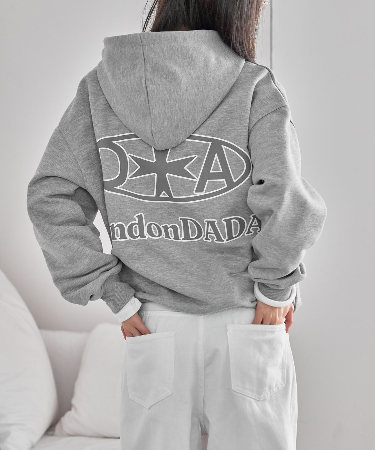 런던다다(LONDONDADA) Signature Logo Hooded Sweatshirt, 2colors