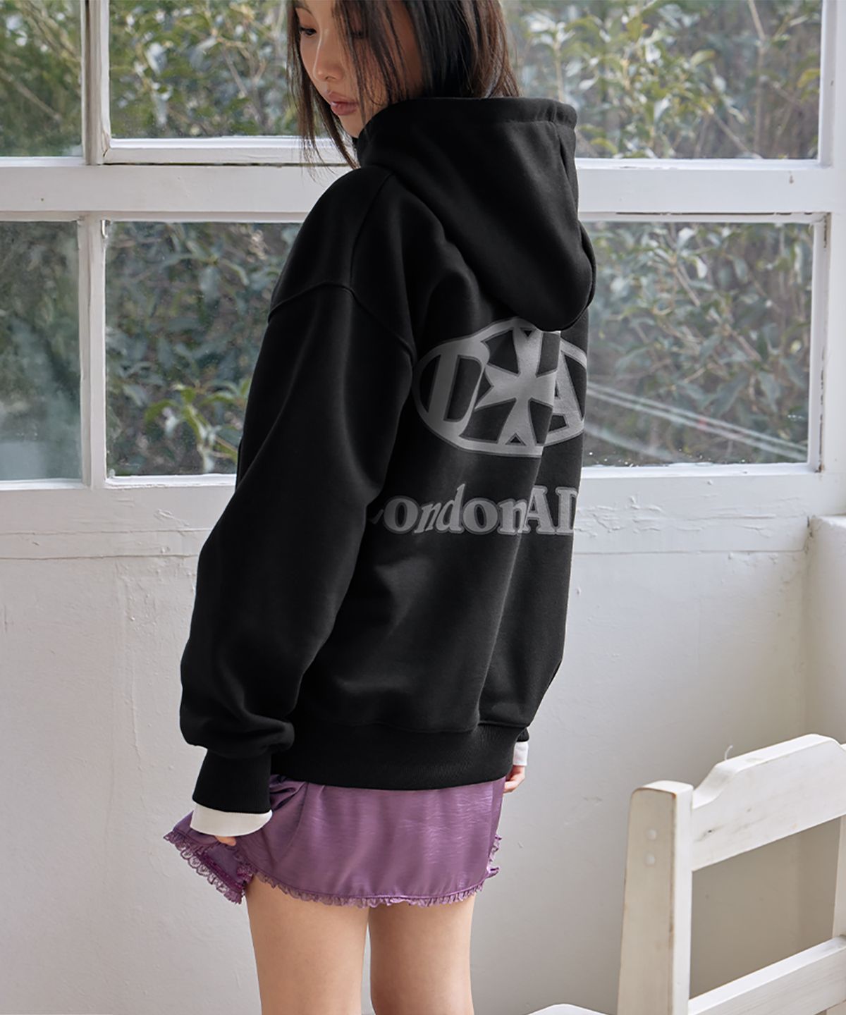 런던다다(LONDONDADA) Signature Logo Hooded Sweatshirt, 2colors