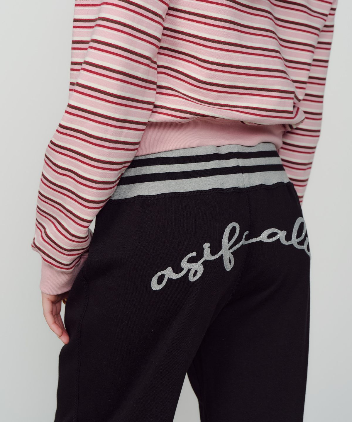 에즈이프 캘리(ASIF CALIE) CONTRAST RIB WAIST SWEAT PANTS BLACK
