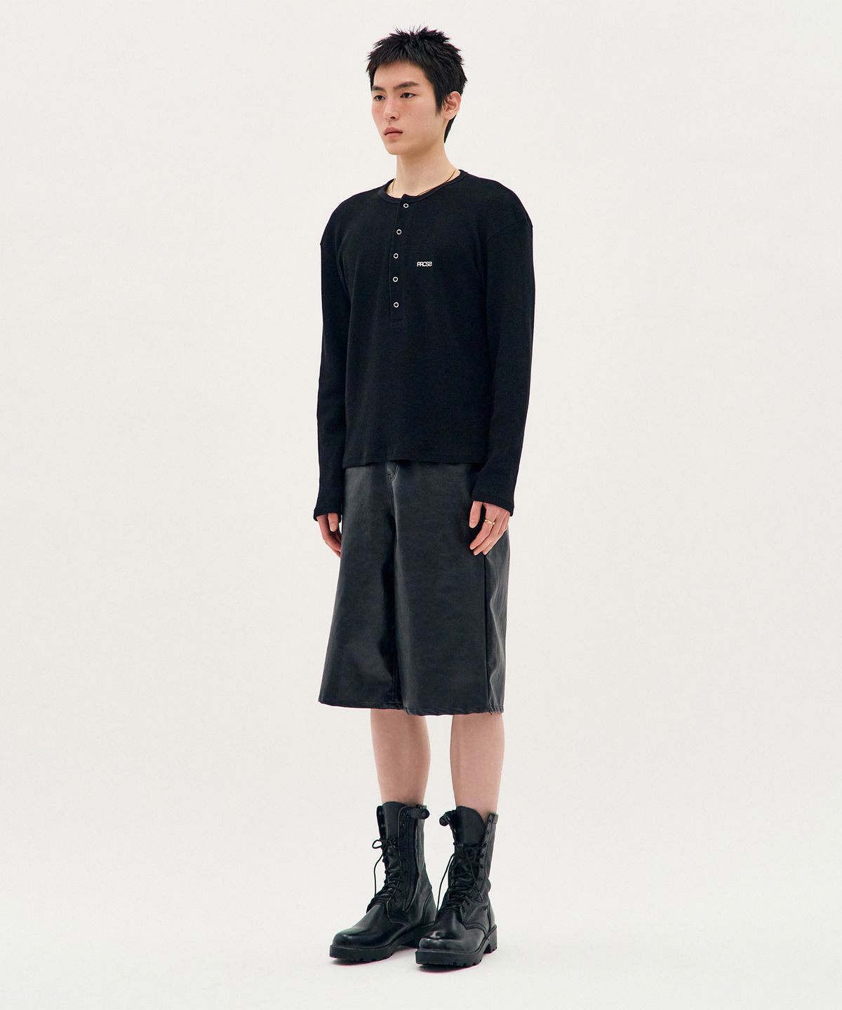 피알씨에스에스(PRCSS) Fine Jersey Henley - Black