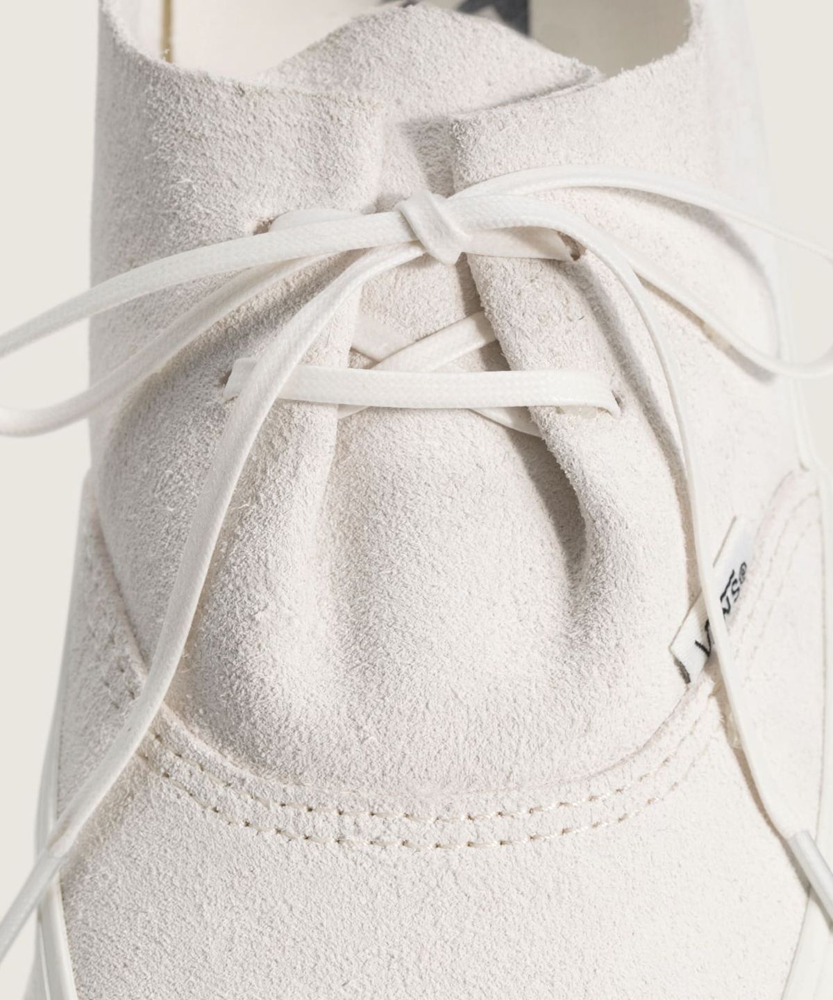반스(VANS) 프리미엄 어센틱 이즈 LX - 블랑 데 블랑 / VN000ECPJVY1