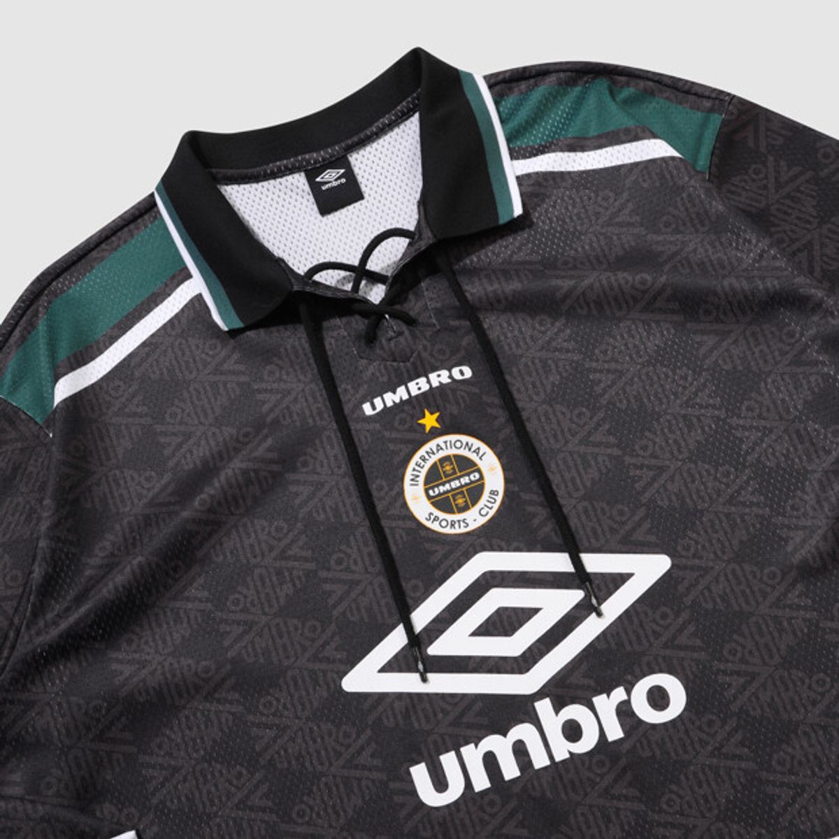 엄브로(UMBRO) 레이스업 메쉬 긴팔 티셔츠 블랙 UR121CRL32