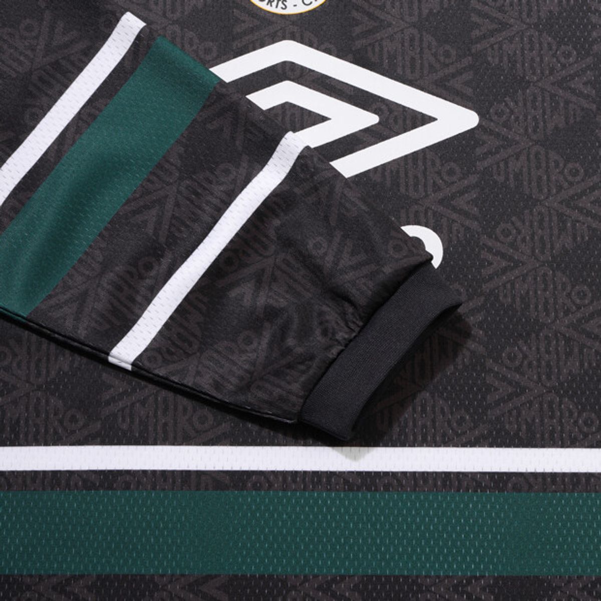 엄브로(UMBRO) 레이스업 메쉬 긴팔 티셔츠 블랙 UR121CRL32