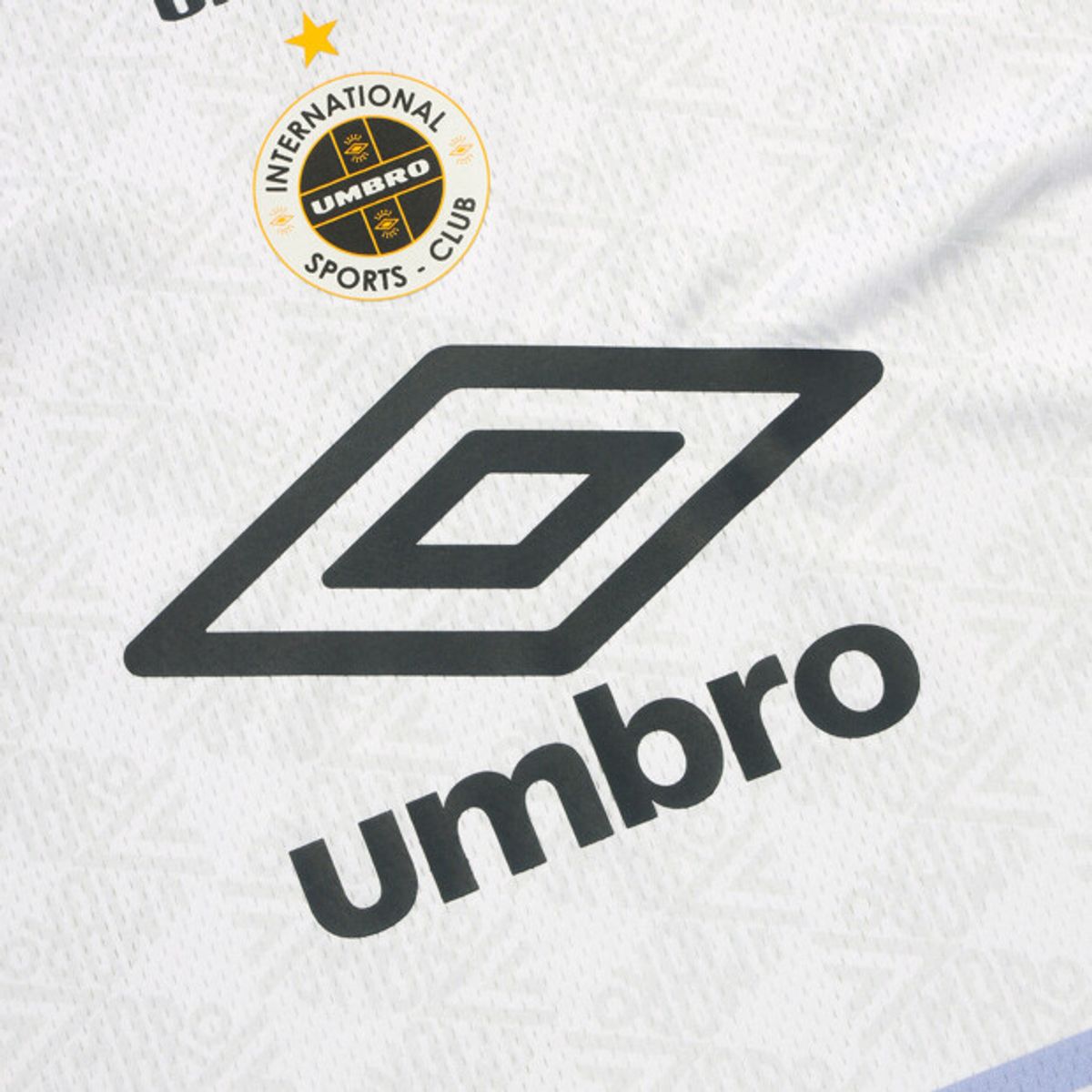 엄브로(UMBRO) 레이스업 메쉬 긴팔 티셔츠 화이트 UR121CRL32