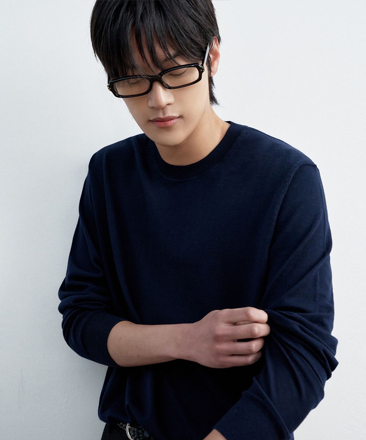 시에클(SIECLE) 라이트 울 크루넥 니트 (네이비)