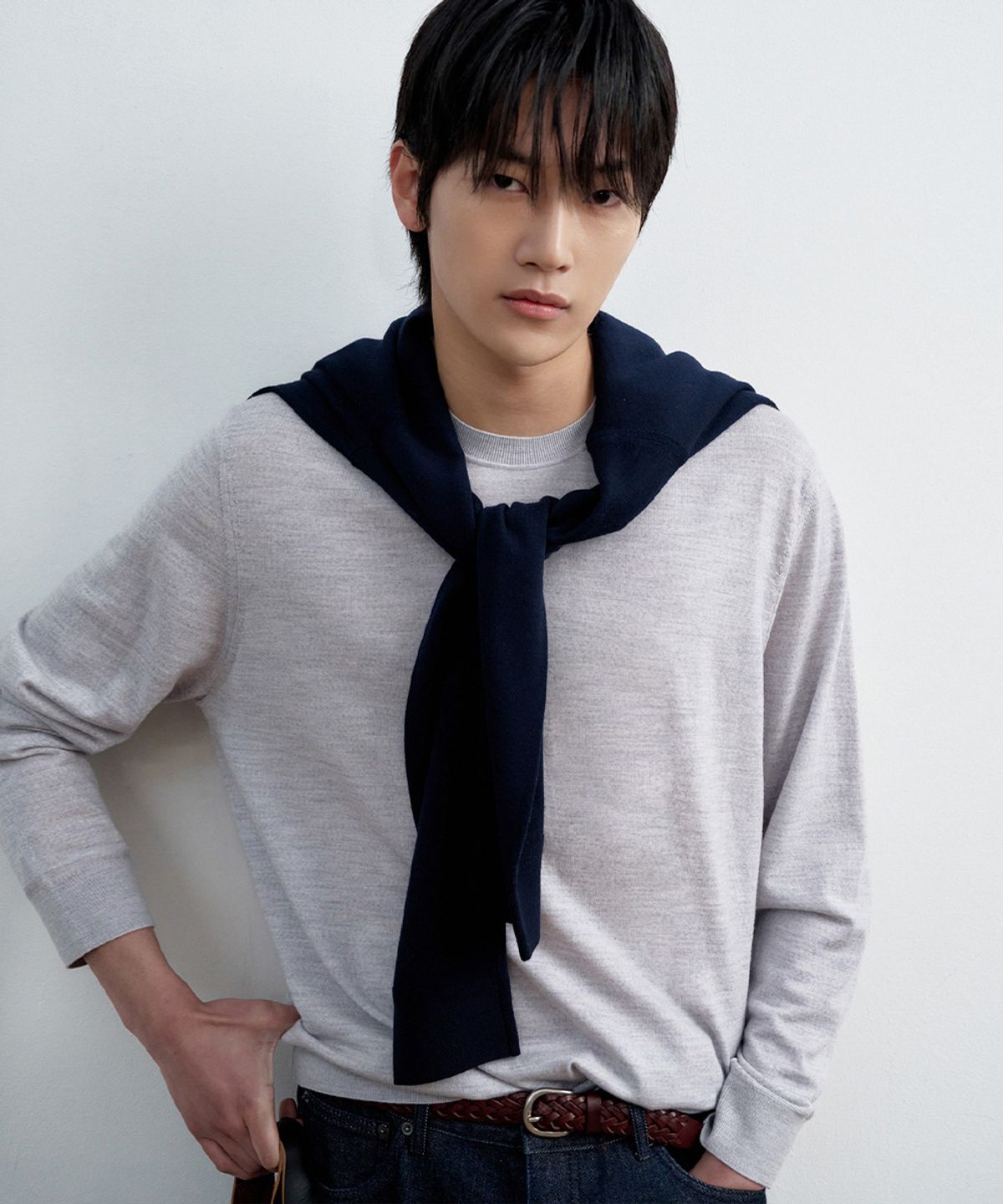 시에클(SIECLE) 라이트 울 크루넥 니트 (라이트그레이)