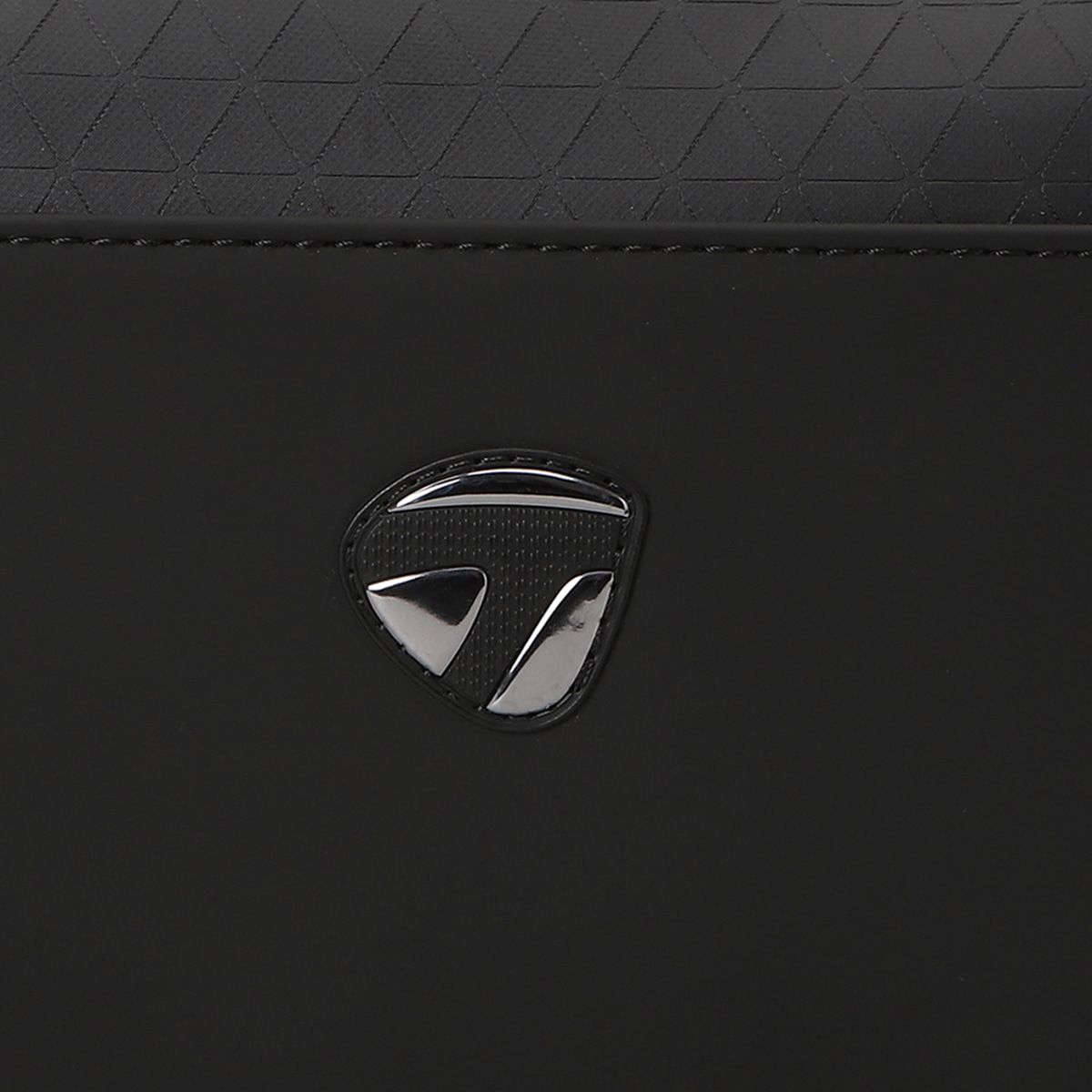 테일러메이드 어패럴(TAYLORMADE APPAREL) 26SS 남성 삼각 자가드 패턴 파우치 TB6-S6HG83-199