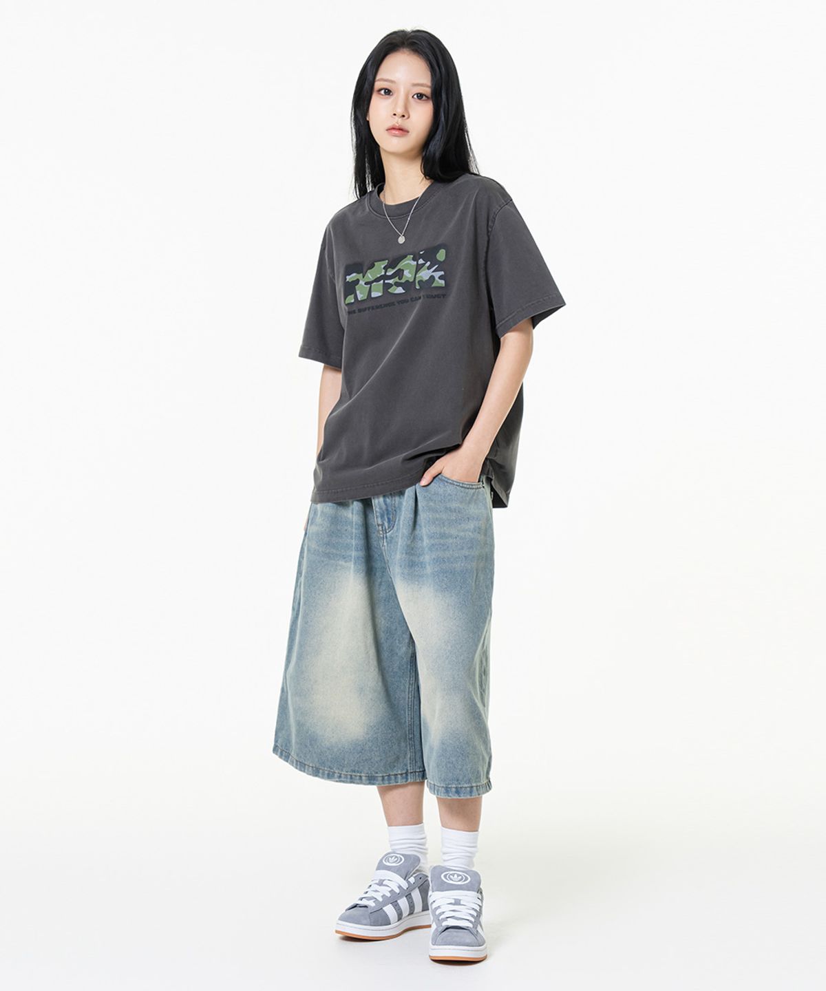 모즈모즈(MOZMOZ) 카모로고 2type 피그먼트 반팔티셔츠 챠콜