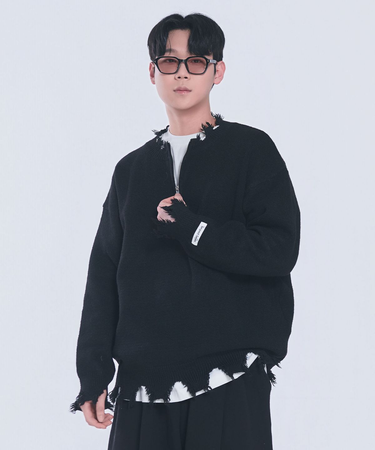 텐 패스트 세븐(TEN PAST SEVEN) 러프 헴 하프 집업 풀오버 니트 (2 Colors)
