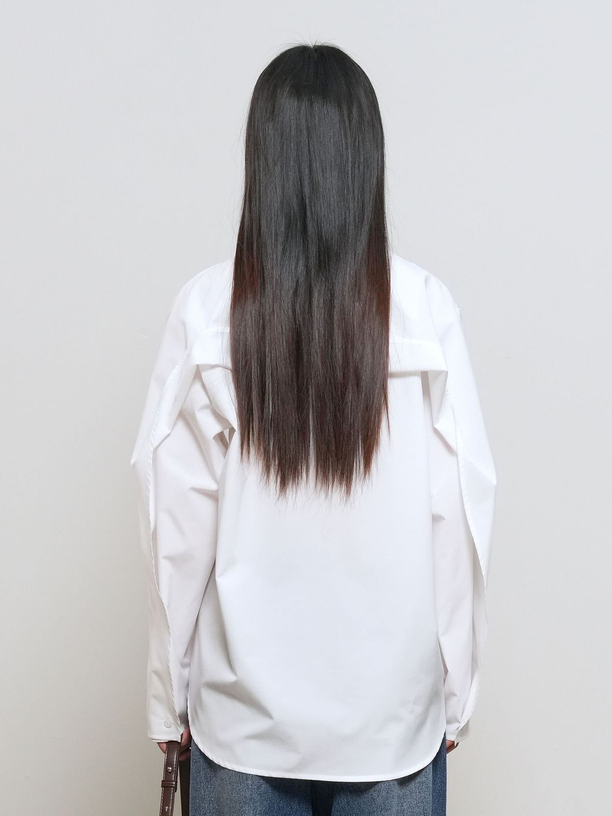 제너럴아이디어(GENERALIDEA) 슬릿 넥 케이프 블라우스 [WHITE] / GF1LBL509