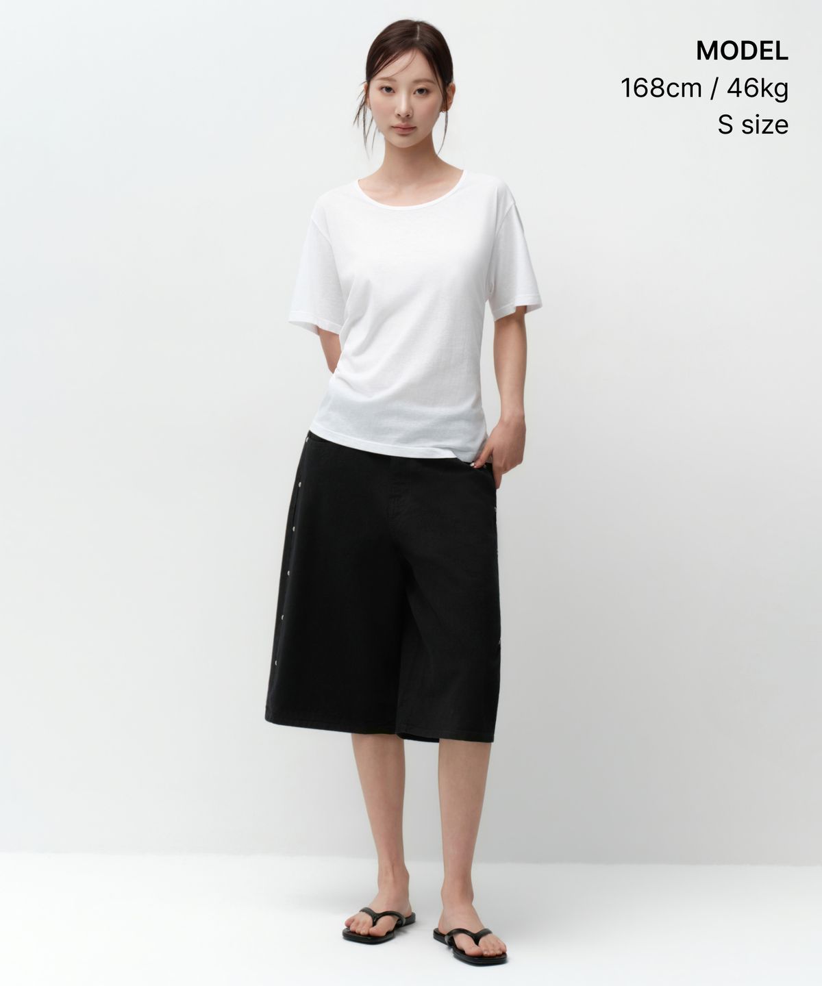 무신사 스탠다드 우먼(MUSINSA STANDARD WOMAN) 우먼즈 릴렉스드 라이트웨이트 CR 스쿱 넥 티셔츠 [화이트]
