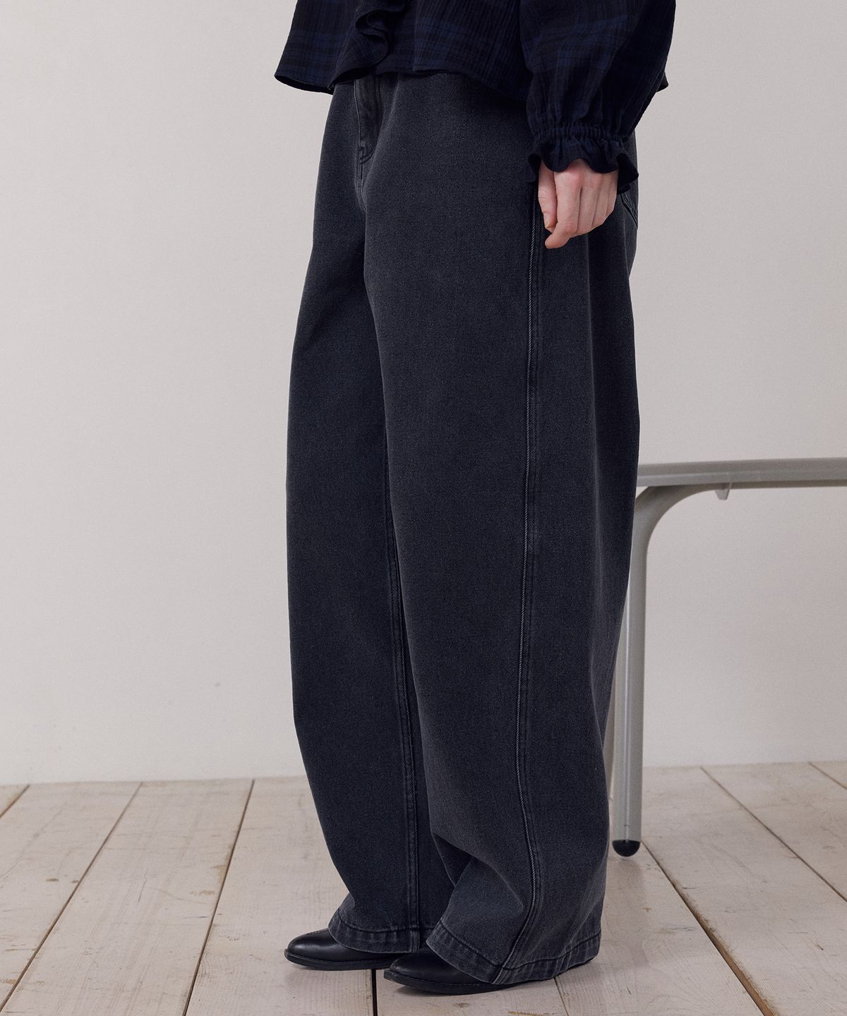 프리터(FRITUR) Curved Pants Dark Grey_F261DE05