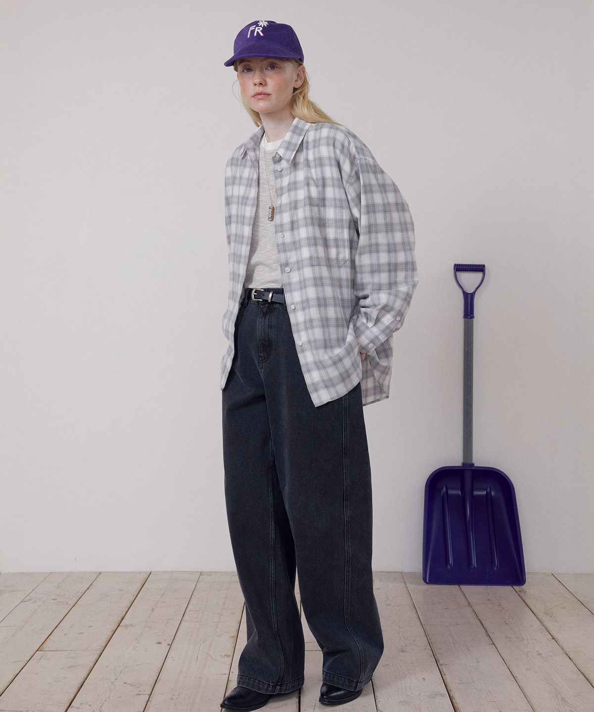 프리터(FRITUR) Curved Pants Dark Grey_F261DE05