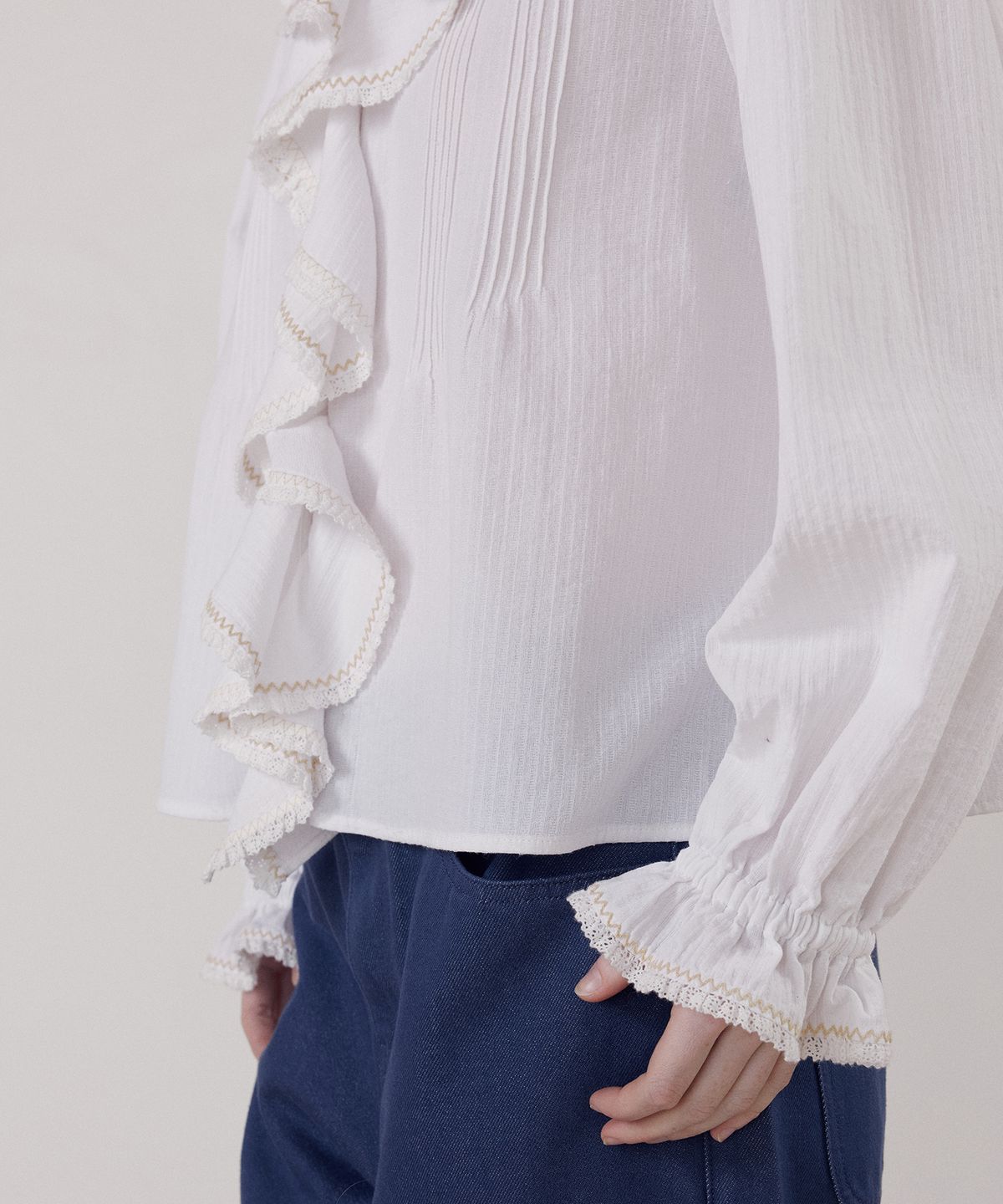 프리터(FRITUR) Vivi Frill Blouse White_F261BL02