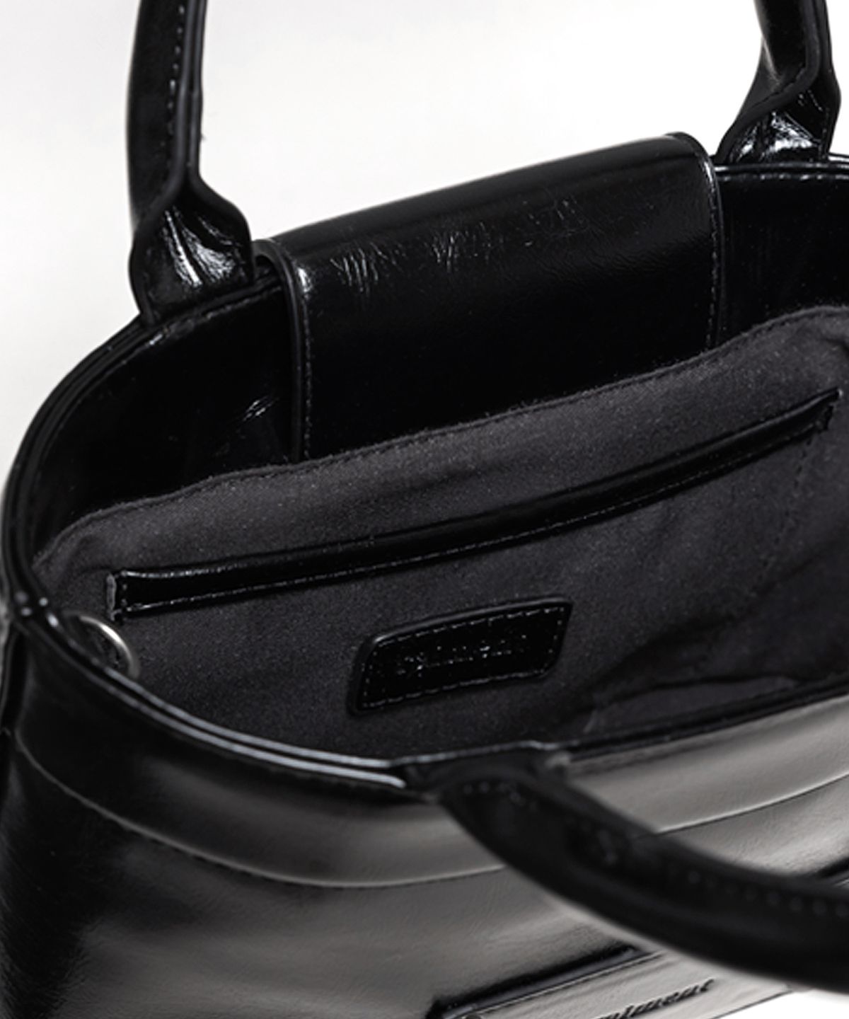 레이몬트(RAIMENT) Stud Patch Macaroon Bag_Black