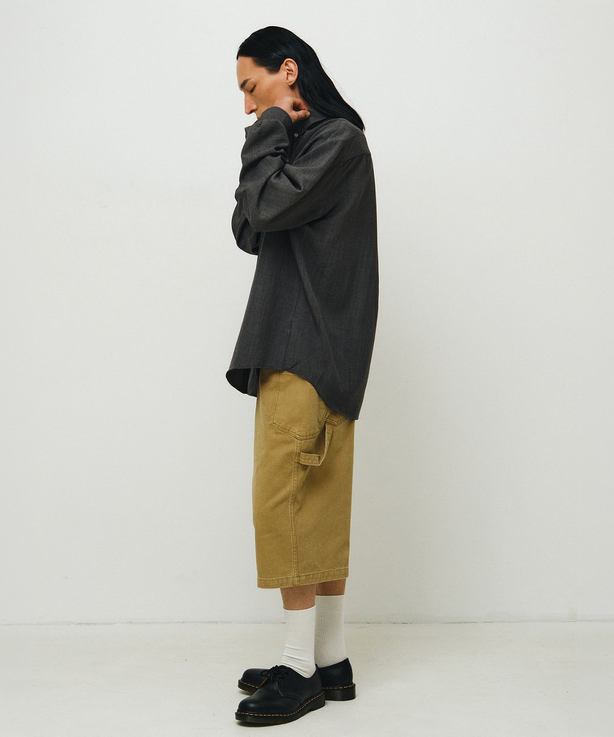 엔도어(ENDOOR) Muted stripe shirt (dark gray)