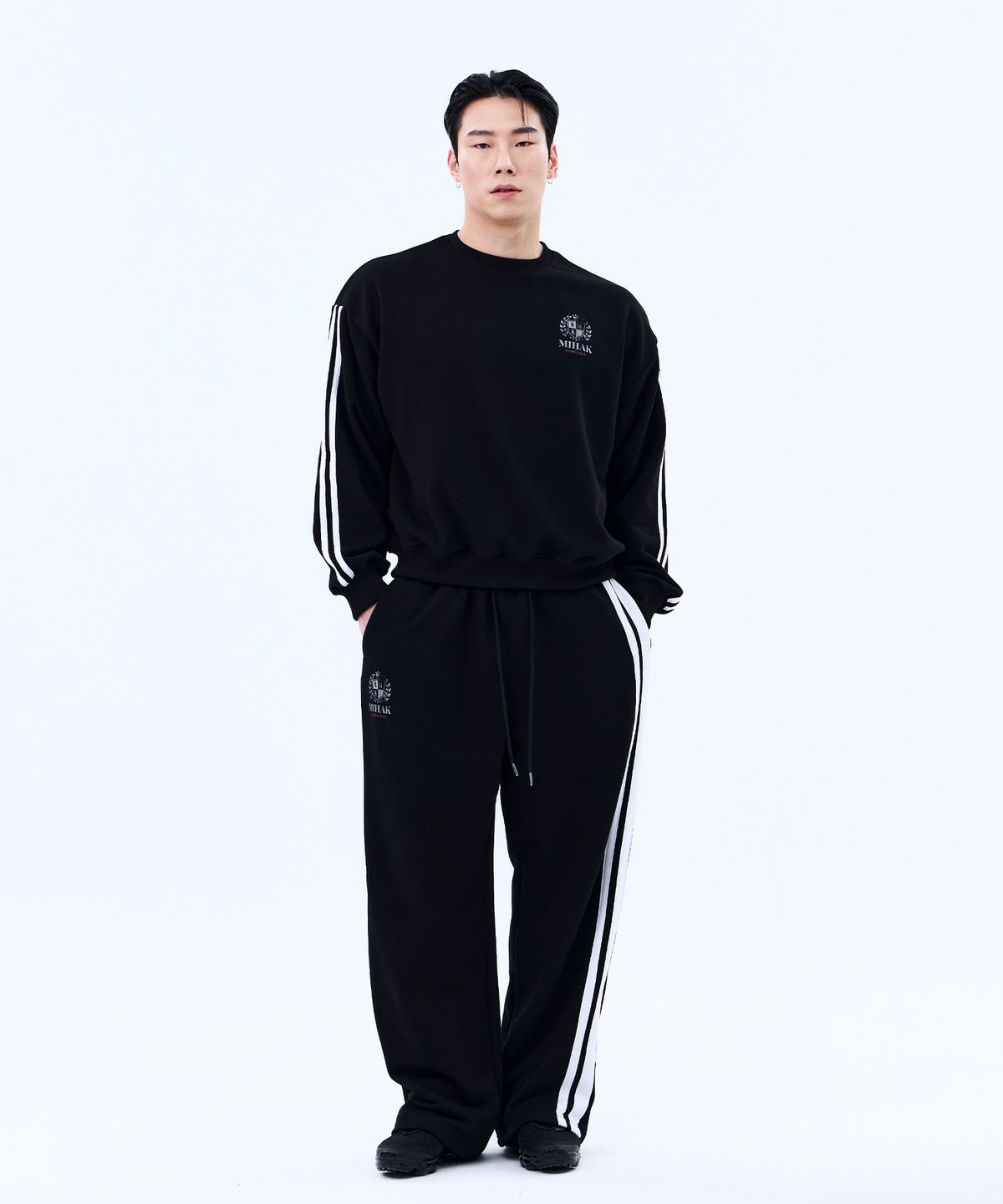 미학(MIHAK) 아이비리그 트랙 라인 스웨트셔츠 (BLACK)