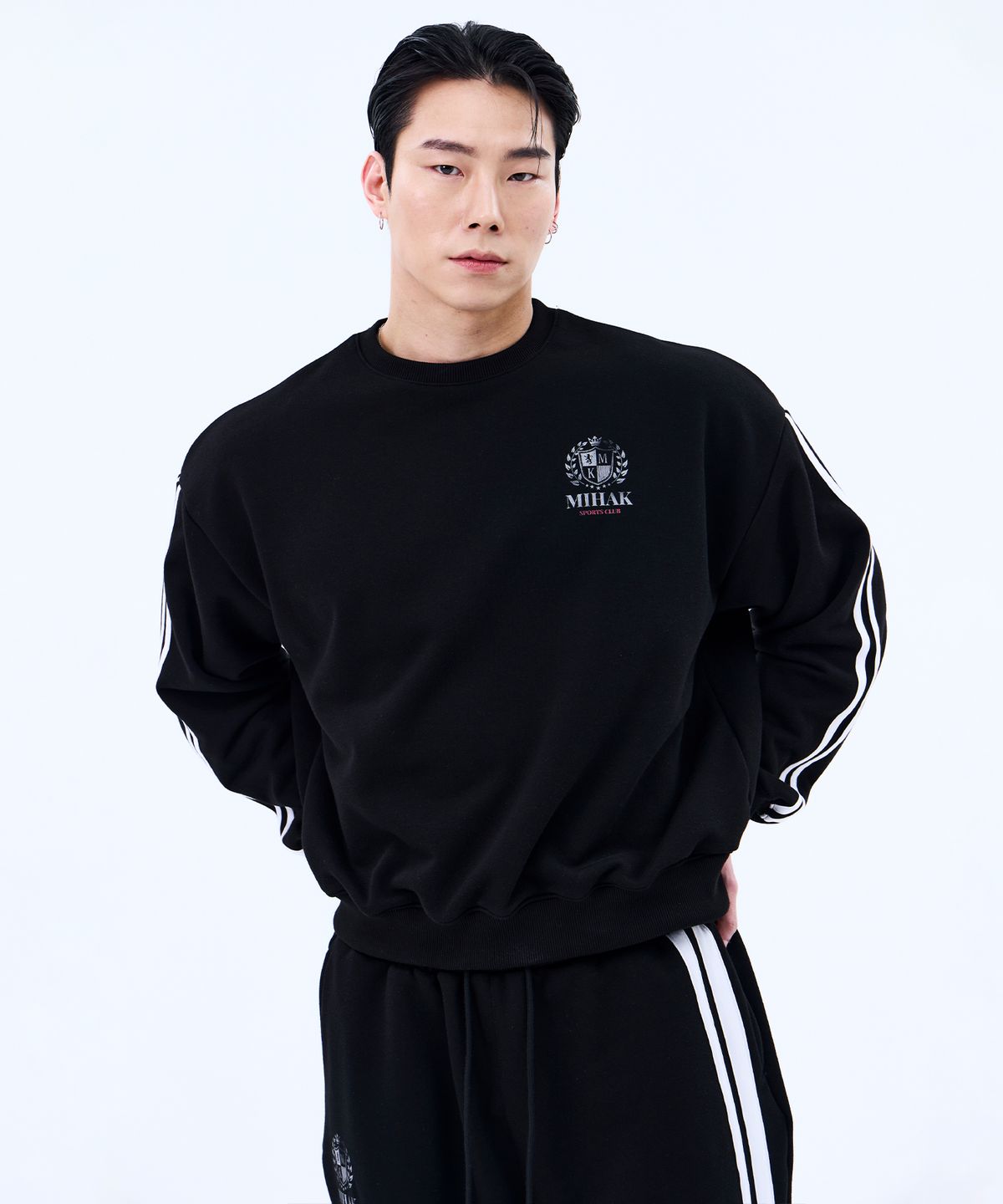 미학(MIHAK) 아이비리그 트랙 라인 스웨트셔츠 (BLACK)