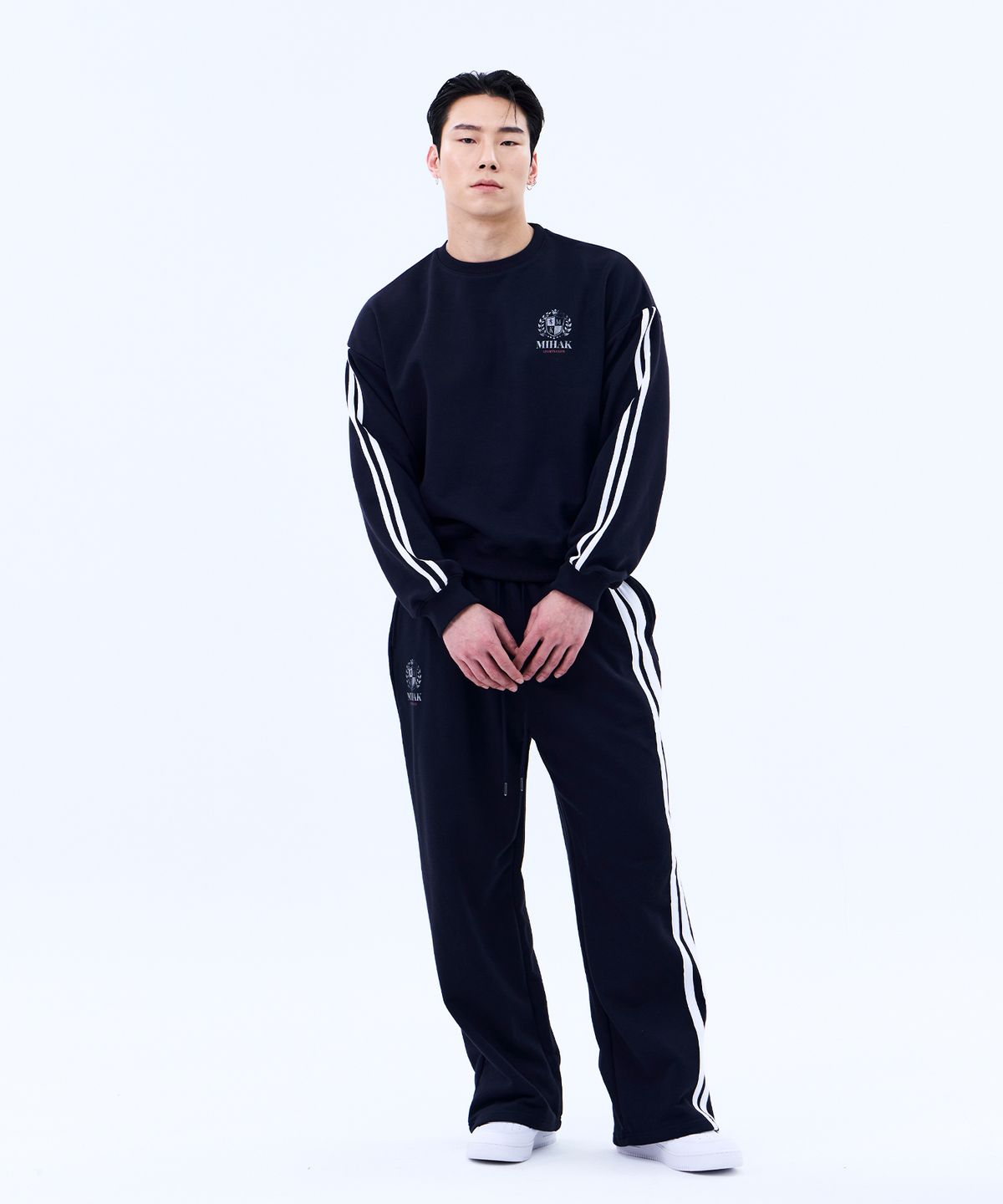 미학(MIHAK) 아이비리그 트랙 라인 스웨트셔츠 (NAVY)
