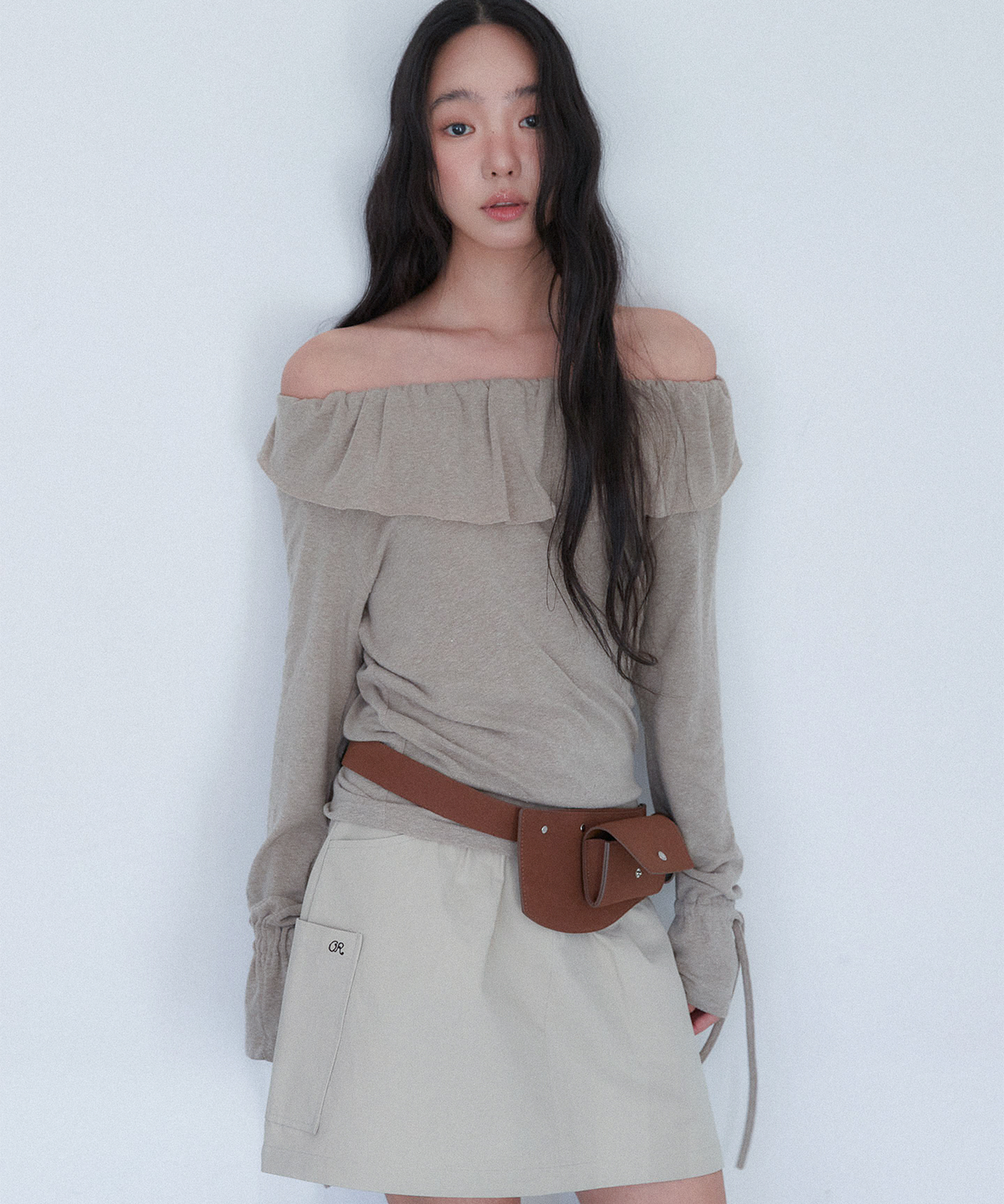 아우로(OURO) SHIRRING CARGO MINI SKIRT [ BEIGE ]