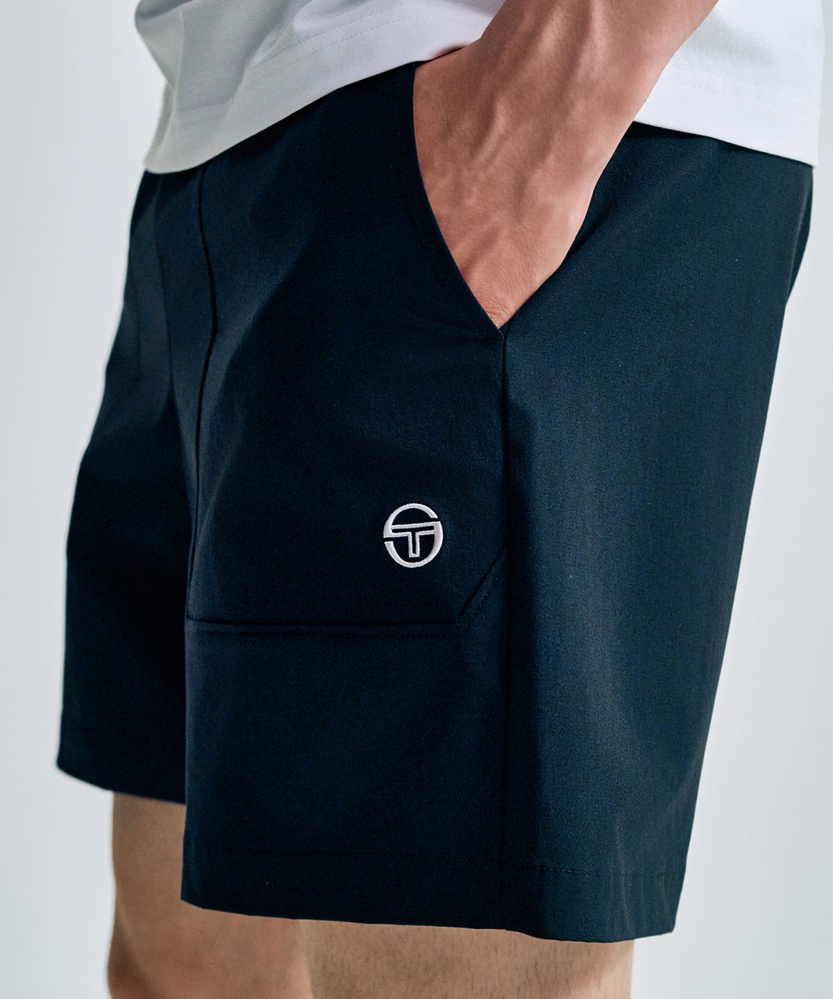 세르지오 타키니(SERGIO TACCHINI) M 프레쉬닷 우븐 6인치 쇼츠 (Black)