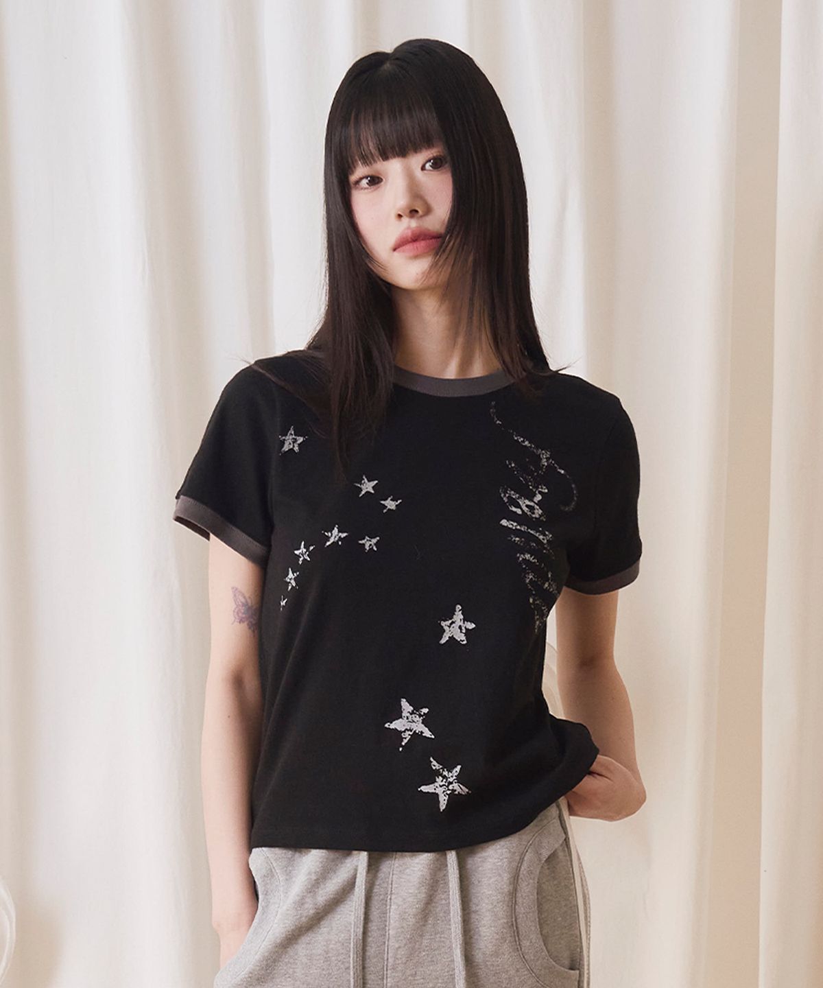 프렌다(PRENDA) CRACK STAR LOGO CREWNECK TEE BLACK