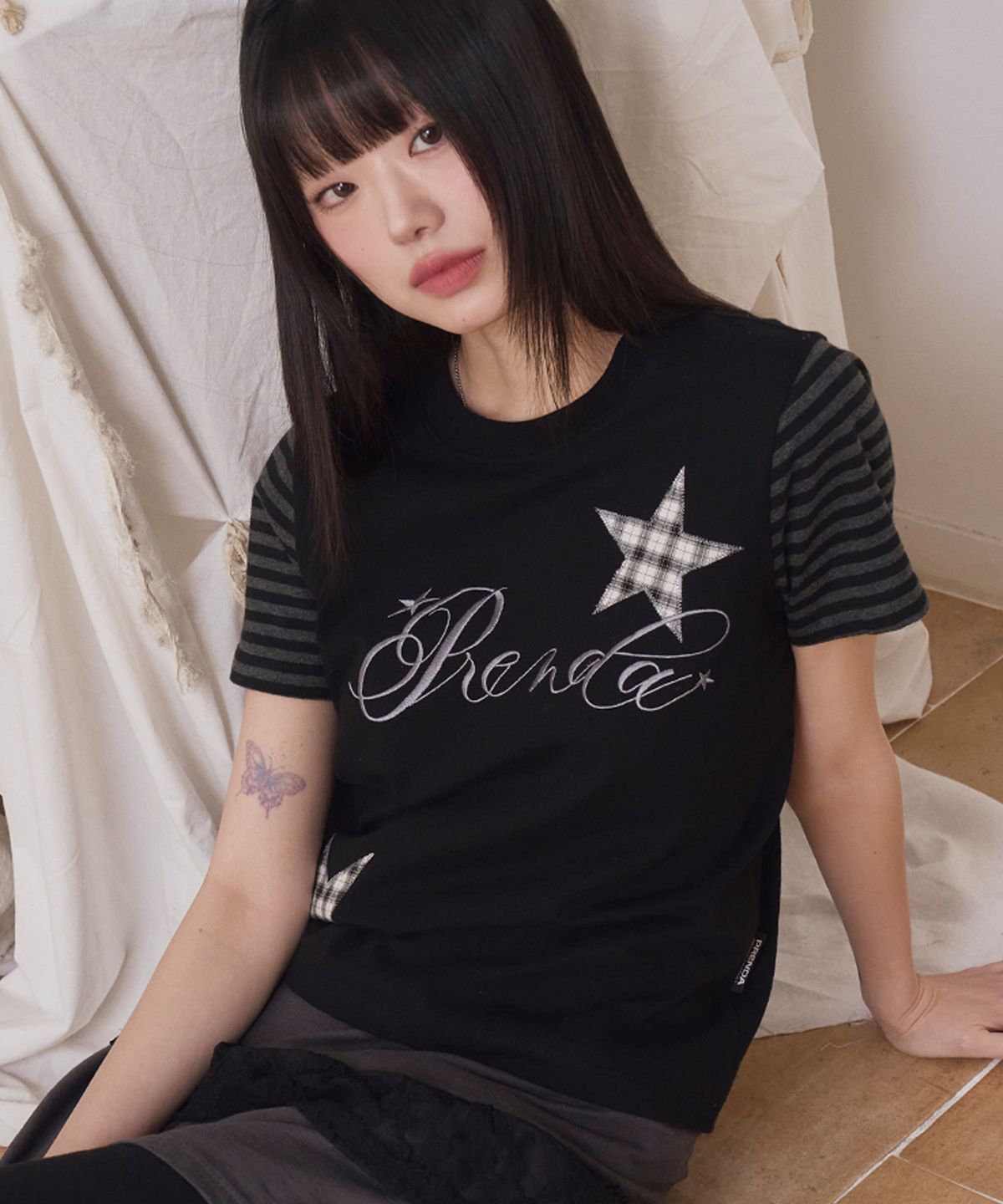 프렌다(PRENDA) CHECK STAR STRIPE CREWNECK TEE BLACK