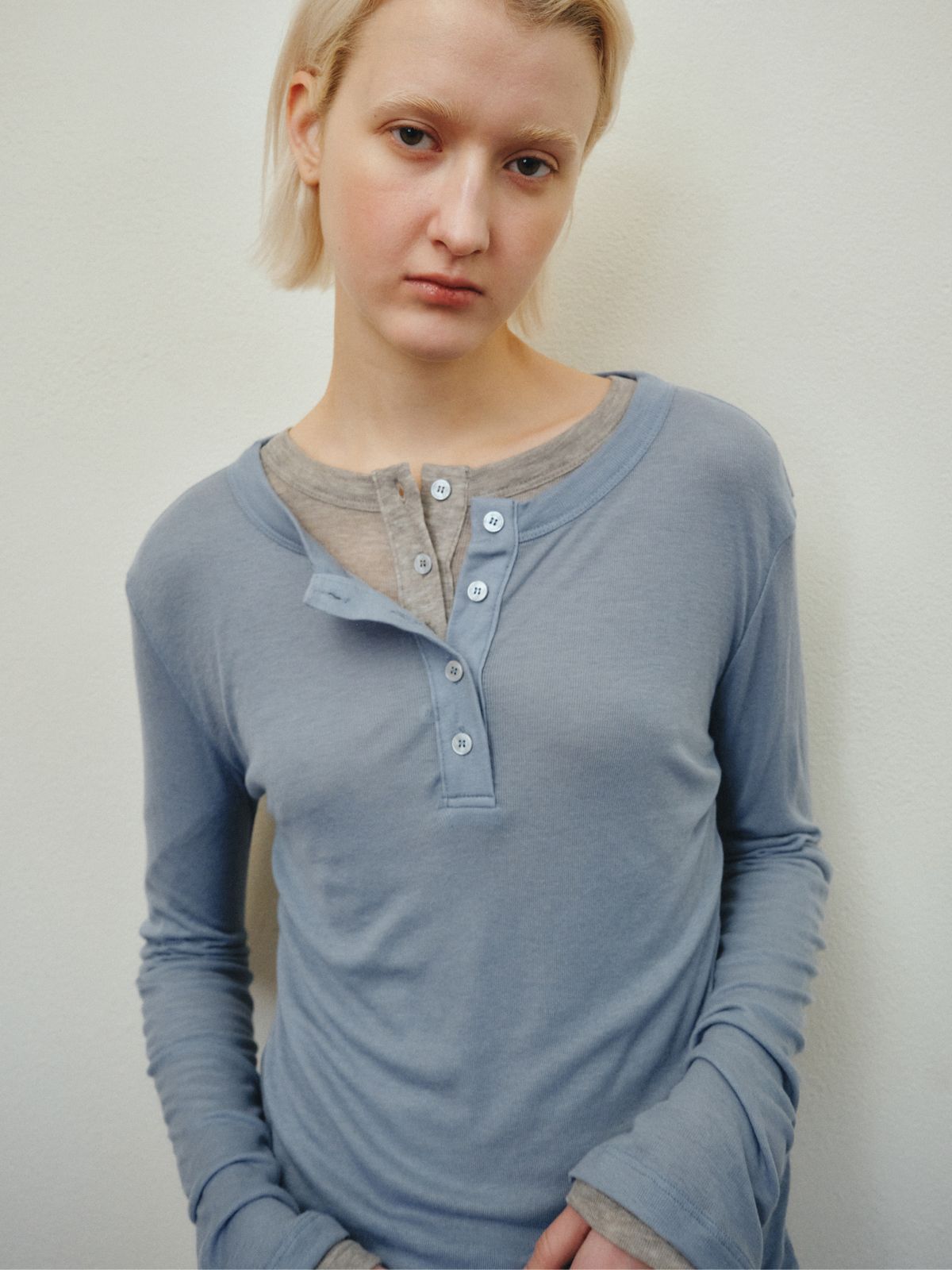 리플레인(REPLAIN) BUTTON JERSEY TOP_LIGHT BLUE