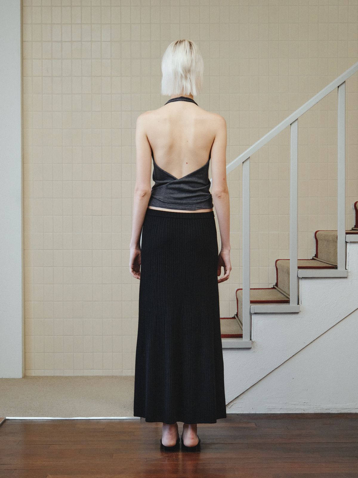 리플레인(REPLAIN) WOOL HALTER WRAP VEST_DARK GREY