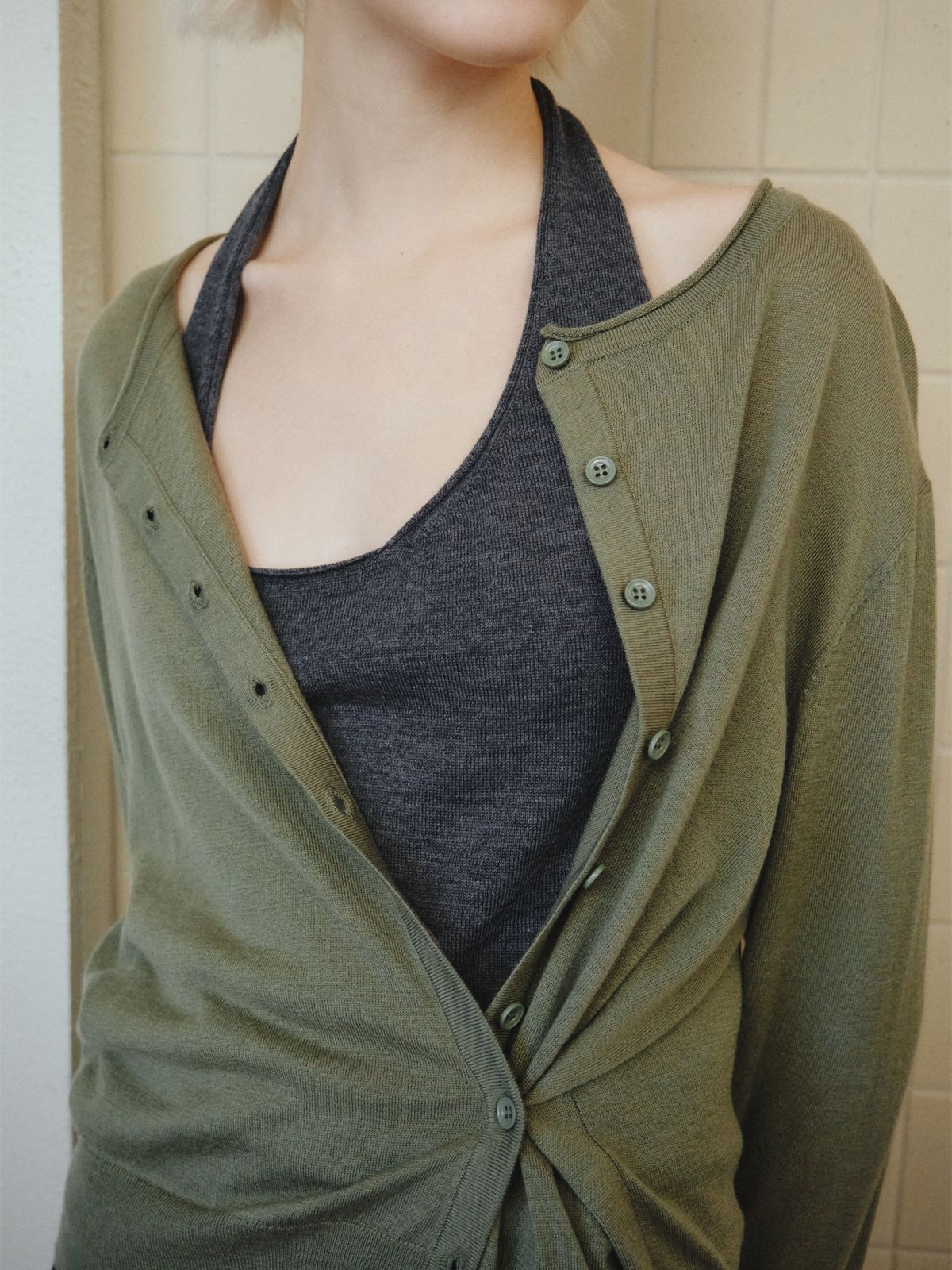 리플레인(REPLAIN) WOOL BLEND DIAGONAL CARDIGAN_KHAKI
