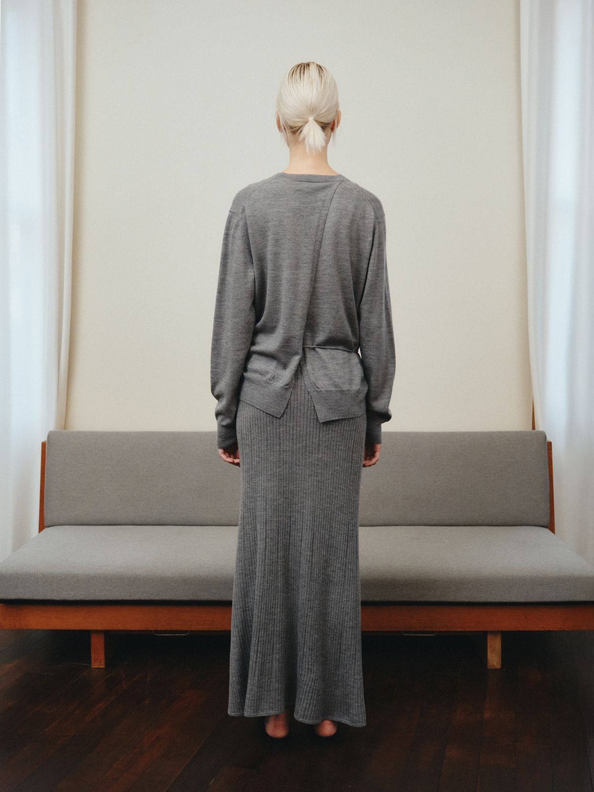 리플레인(REPLAIN) WOOL BACK SLIT PULLOVER_GREY
