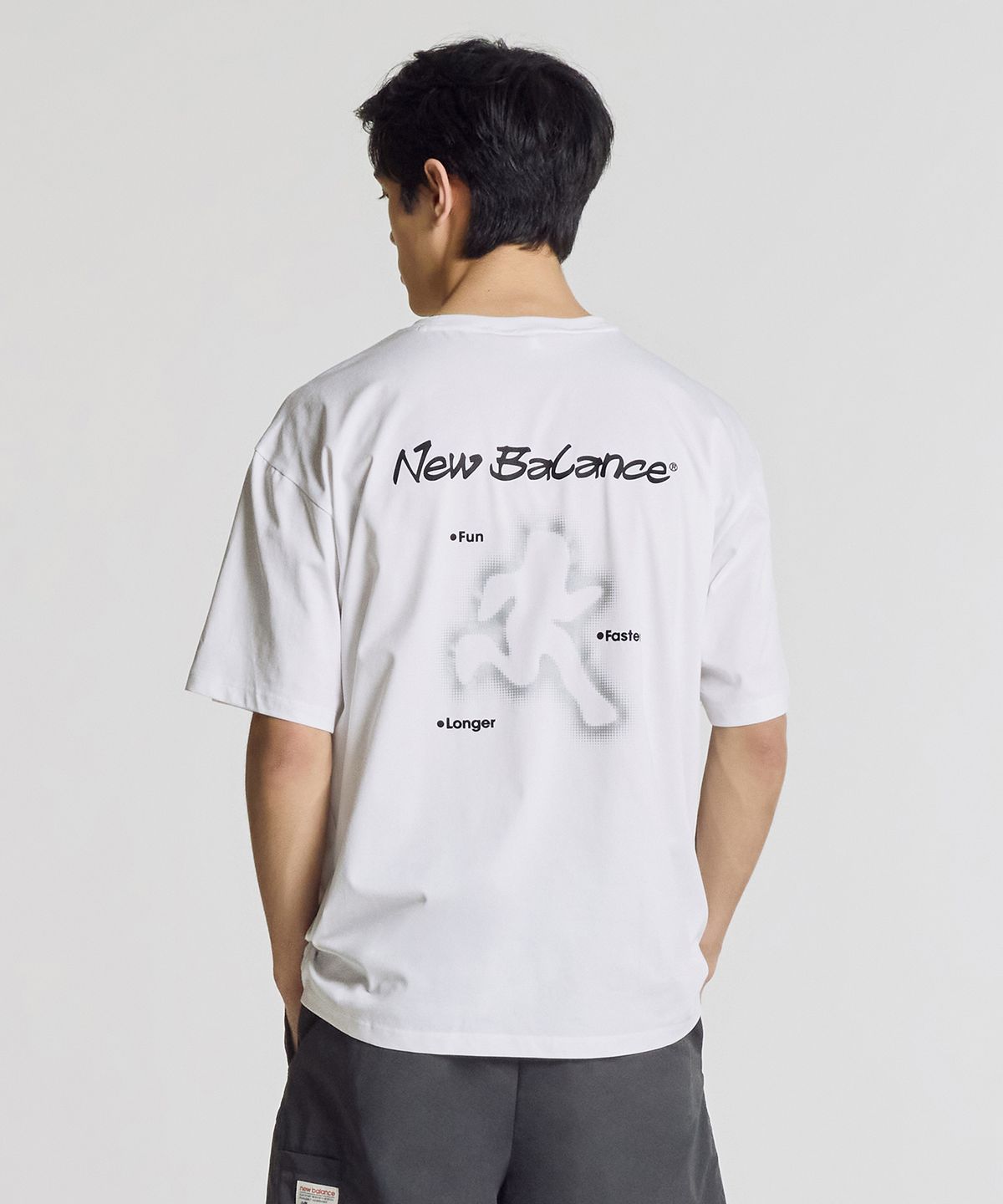 뉴발란스(NEW BALANCE) NBNEG25403 / UNI RC FROZEN 러너스 반팔티 (WHITE)