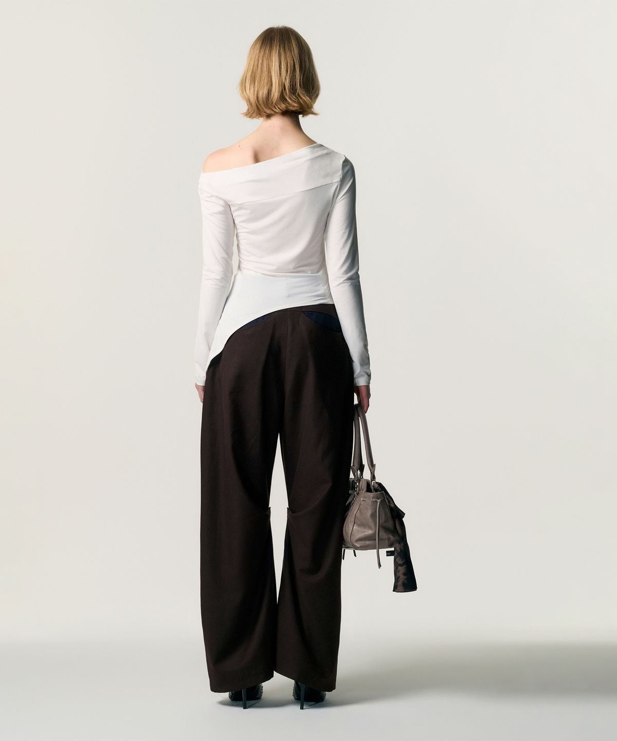 킴지수(KIMZISU) Ruched Belt Tote Bag_GREY