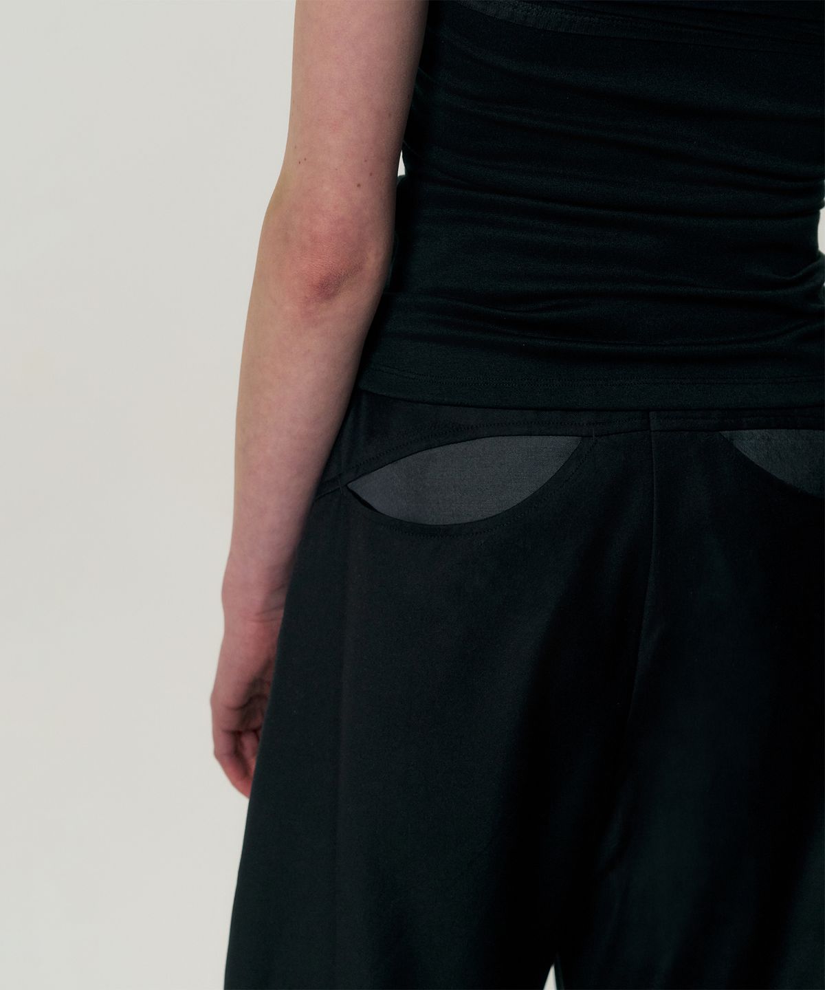 킴지수(KIMZISU) Soft-Curve Wide Pants_BLACK