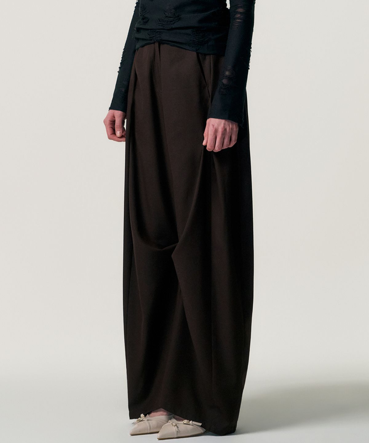 킴지수(KIMZISU) Soft-Curve Wide Pants_BROWN