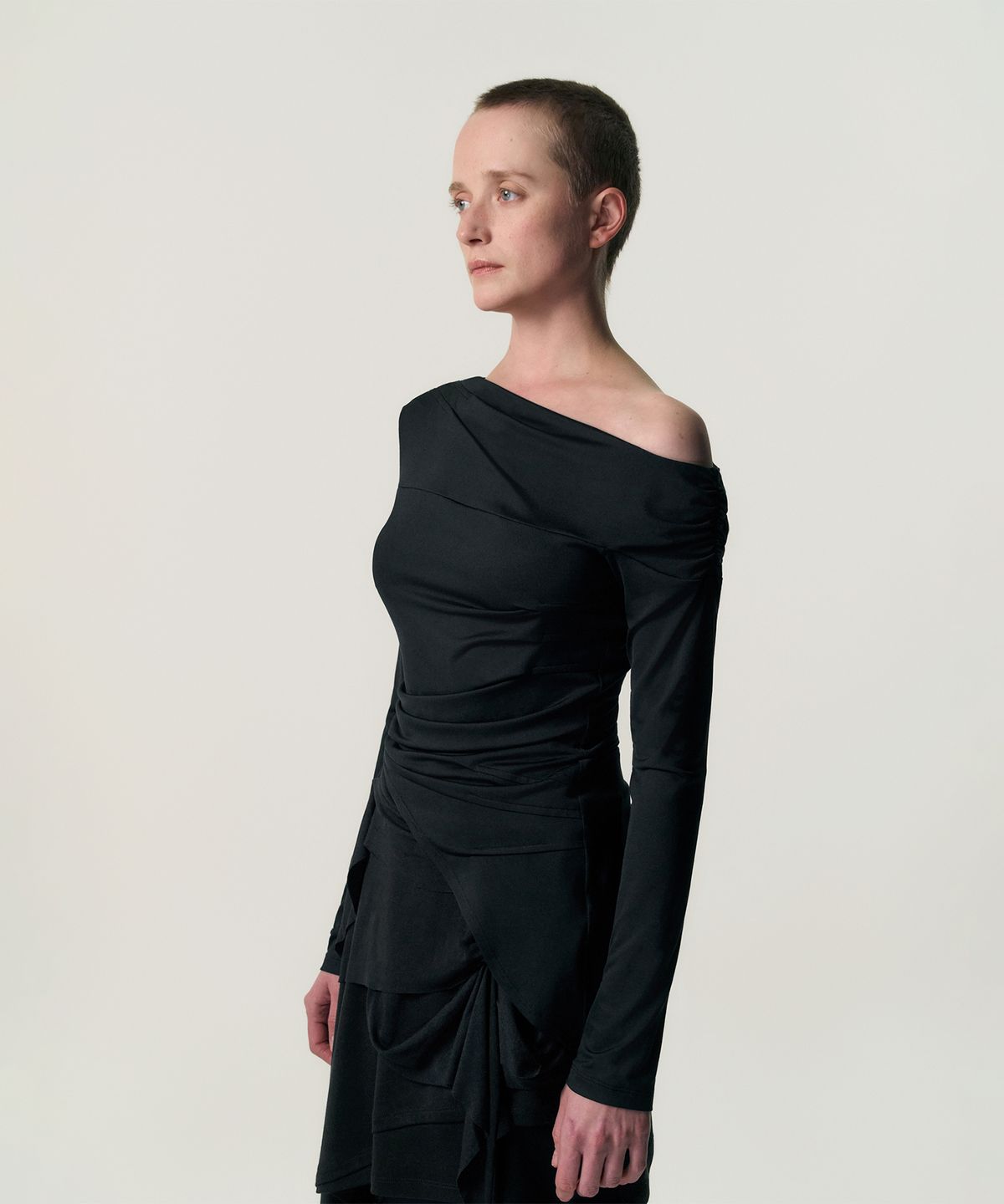 킴지수(KIMZISU) [Ver.2] One Shoulder Draped Jersey Top_BLACK