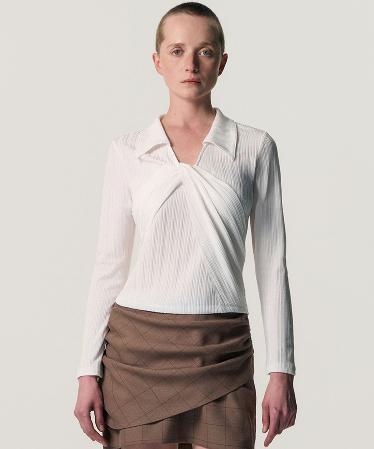 킴지수(KIMZISU) Ribbed Twist Jersey Top_WHITE