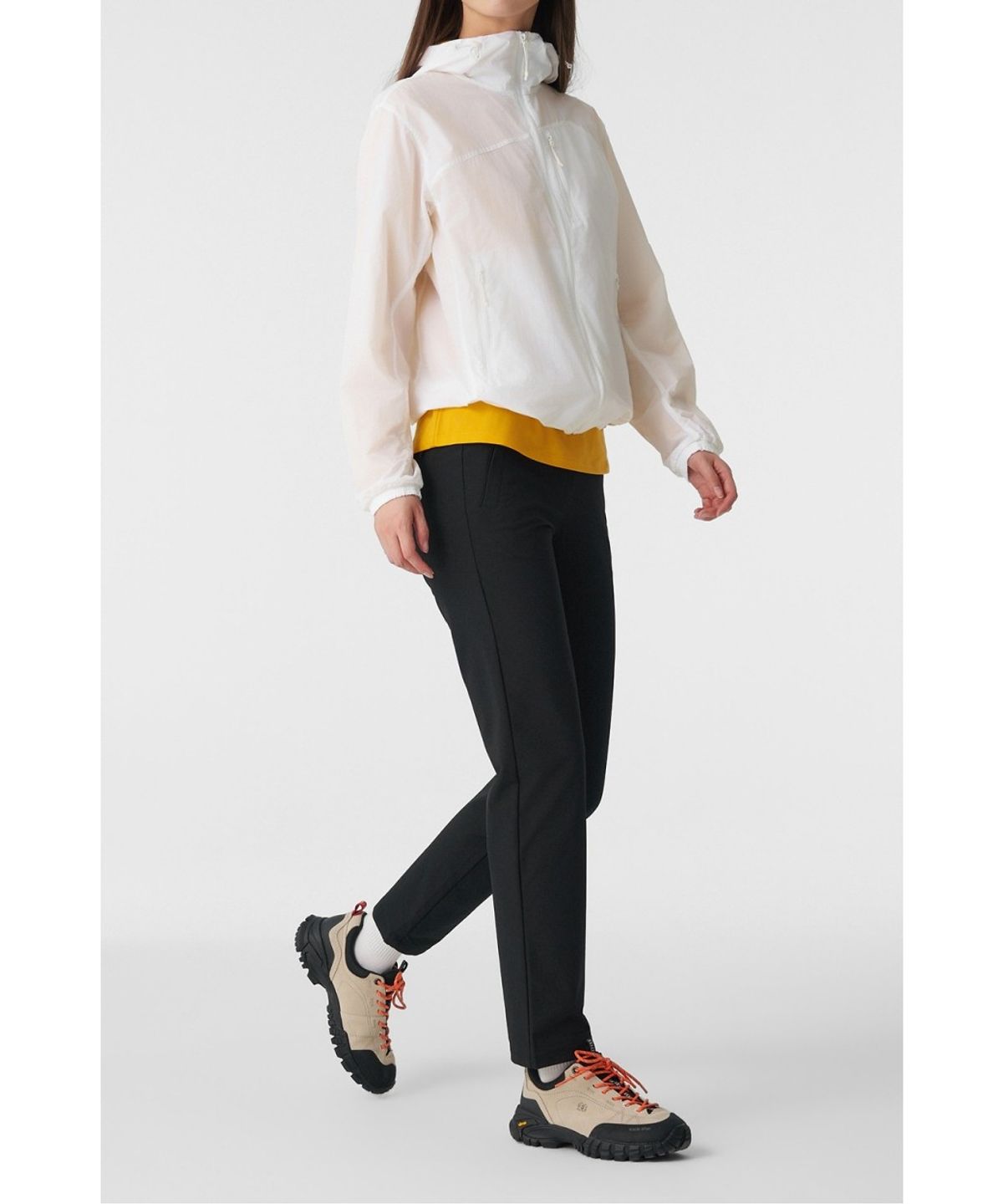 코오롱스포츠(KOLON SPORT) 여성 슬림핏 스탠다드 팬츠 JKPNX26132BLK