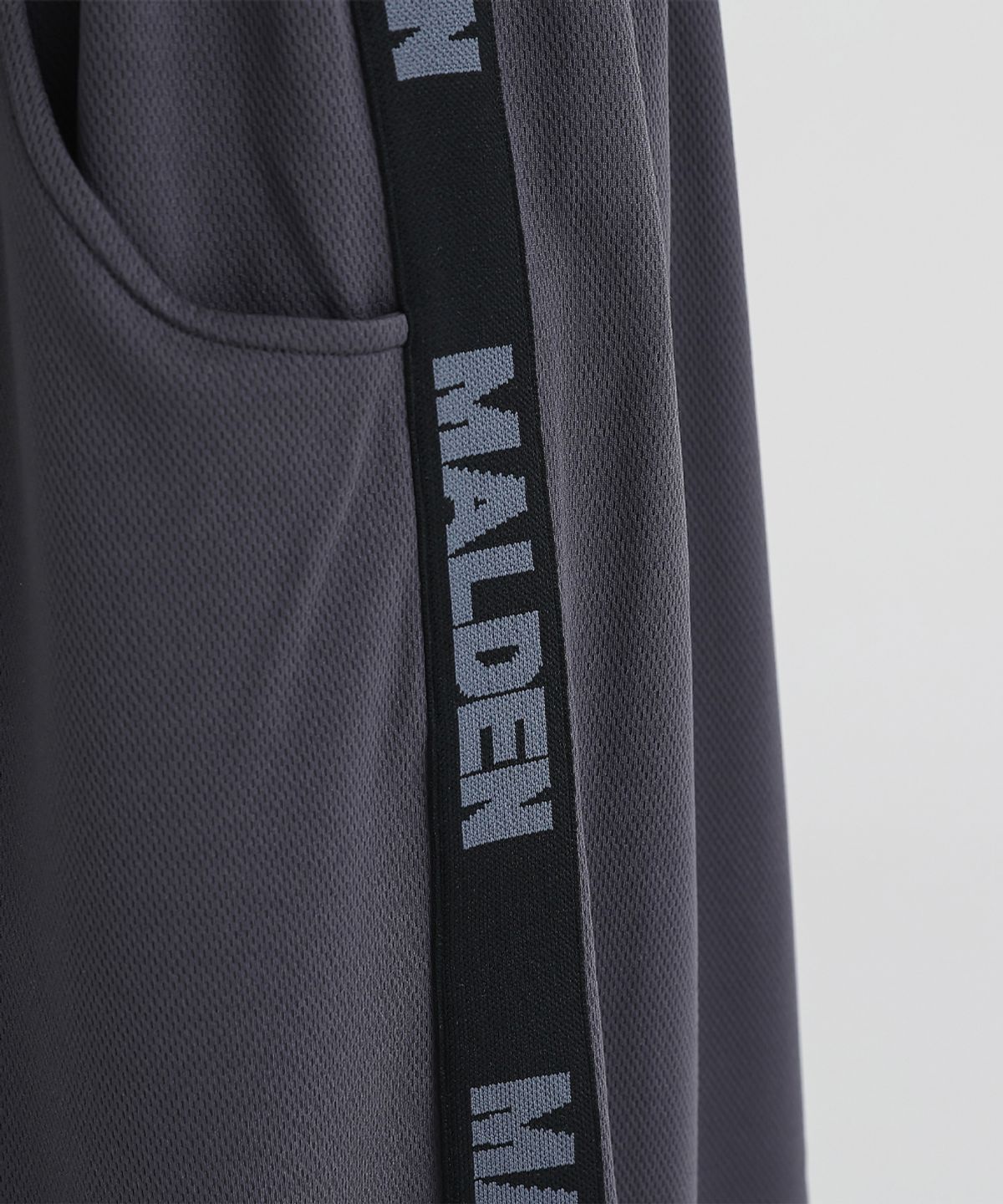 몰든(MALDEN) 메시 레터링 버뮤다 팬츠 7부